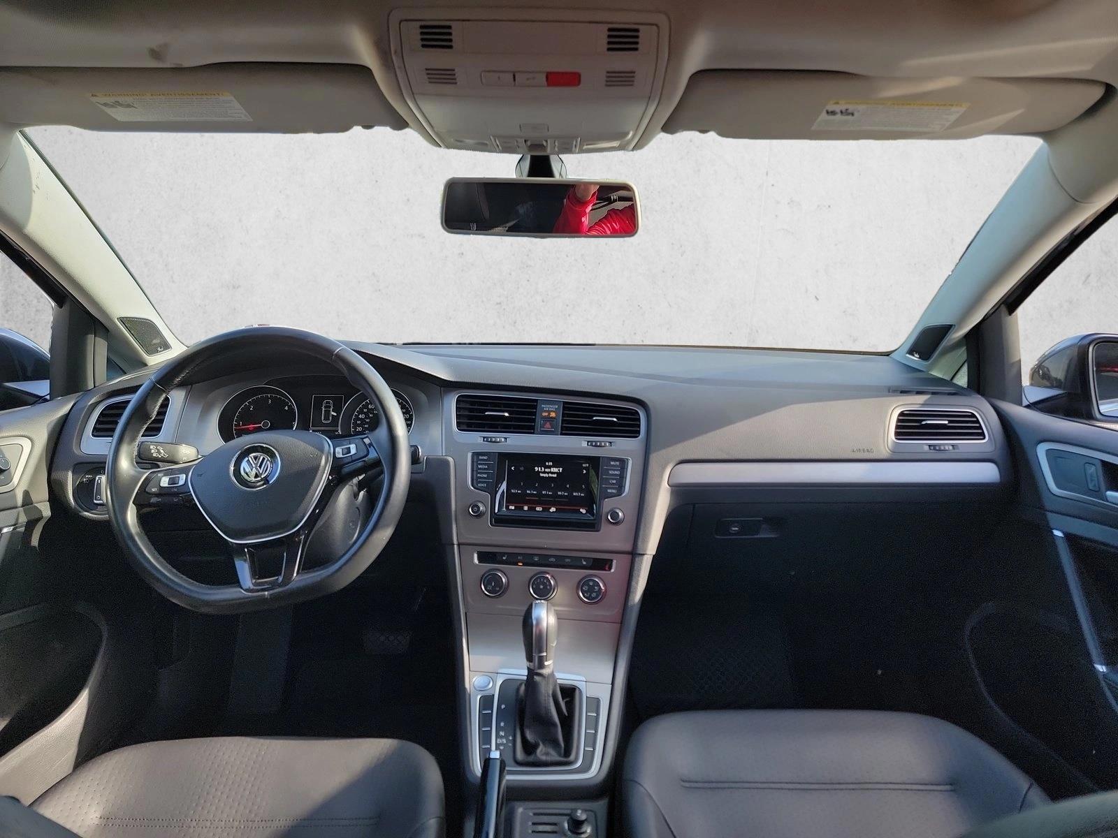 Thumbnail: 2015 Volkswagen Golf - 3