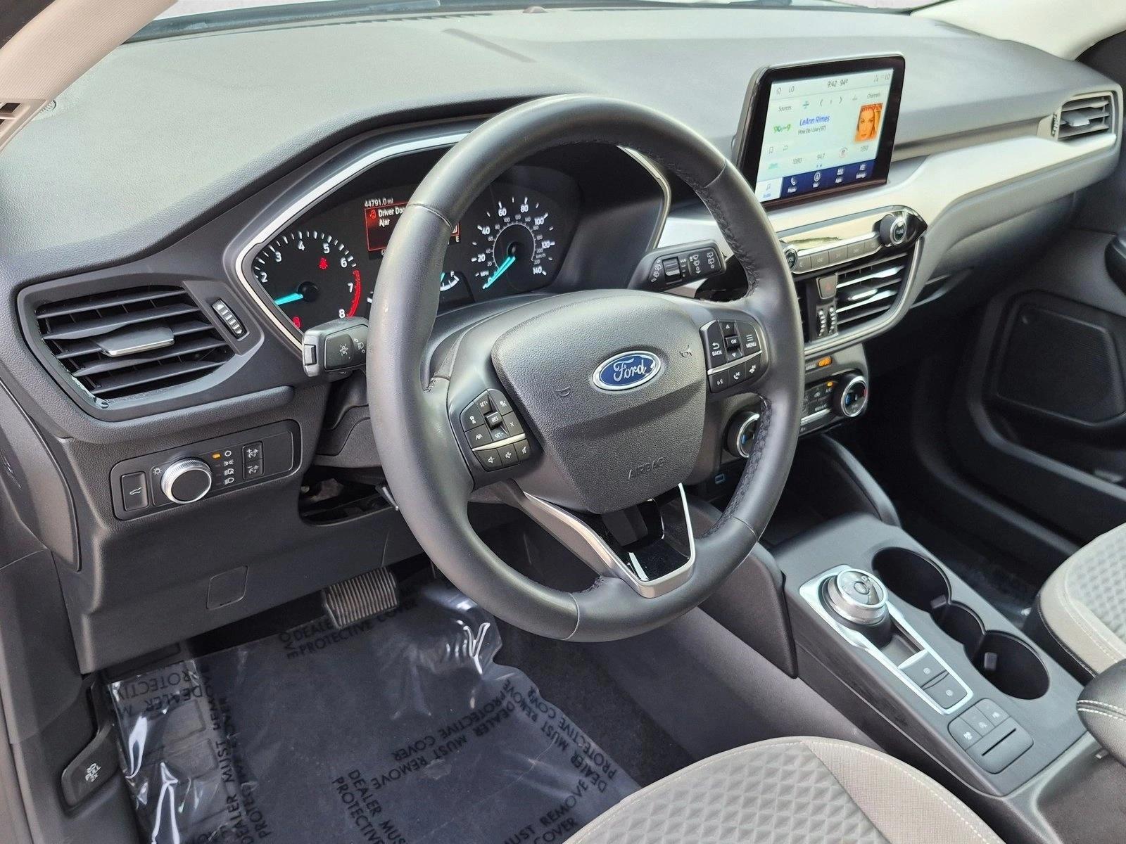 Thumbnail: 2022 Ford Escape - 3