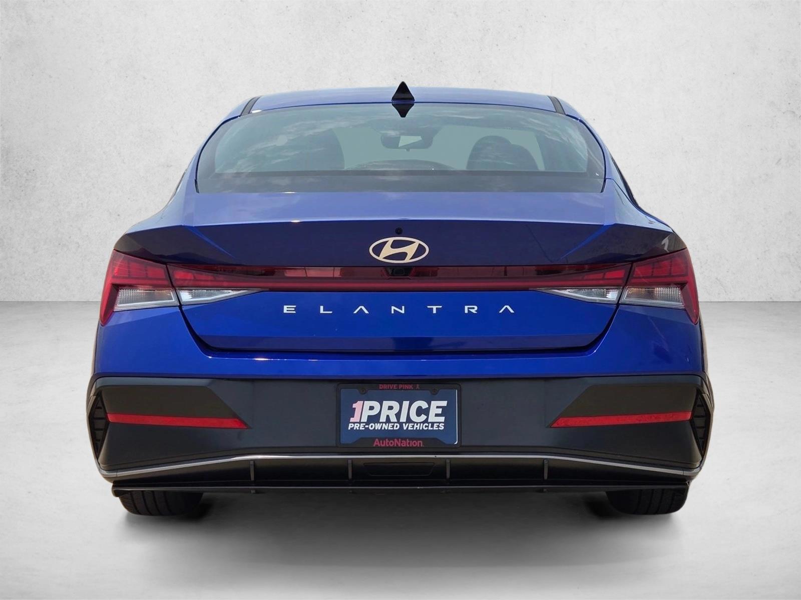 2025 Hyundai Elantra SEL - Photo 7