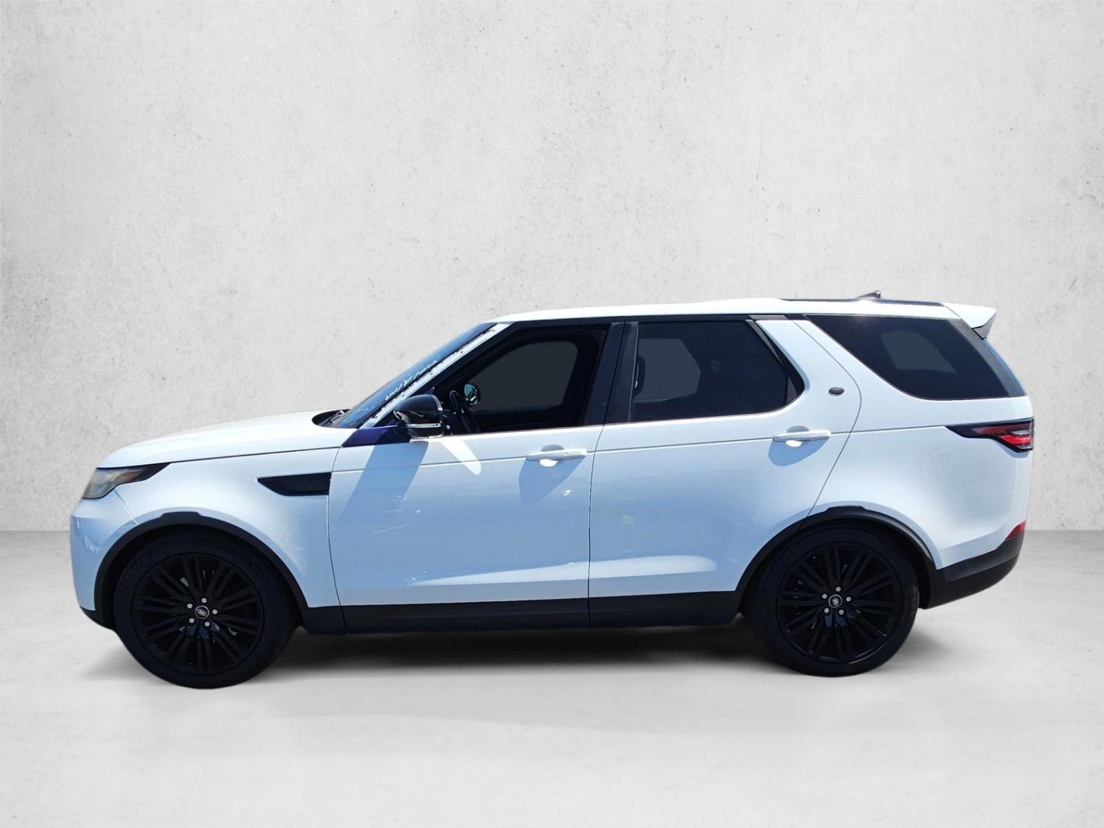Thumbnail: 2017 Land Rover Discovery - 2