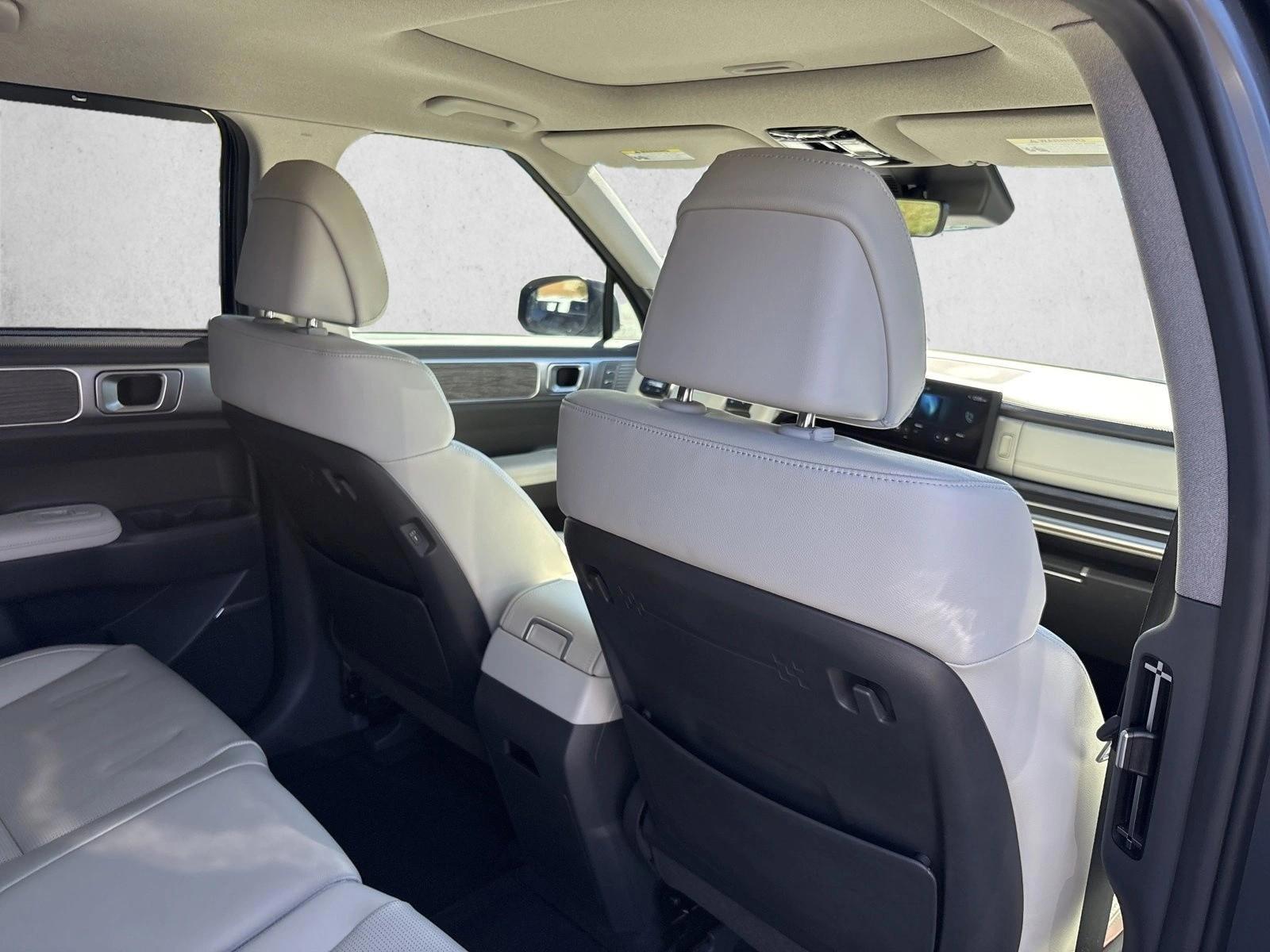 2025 Hyundai Santa Fe Limited - Photo 26