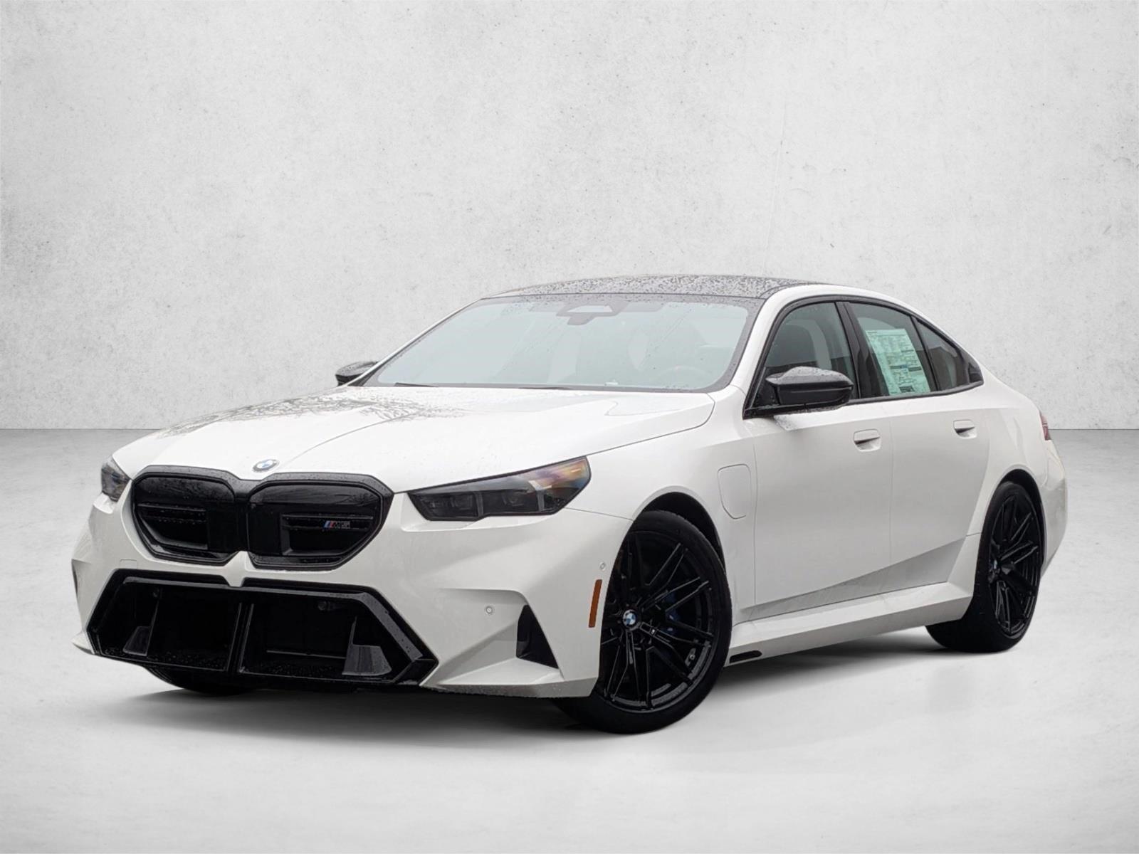 Thumbnail: 2026 BMW M5 - 1
