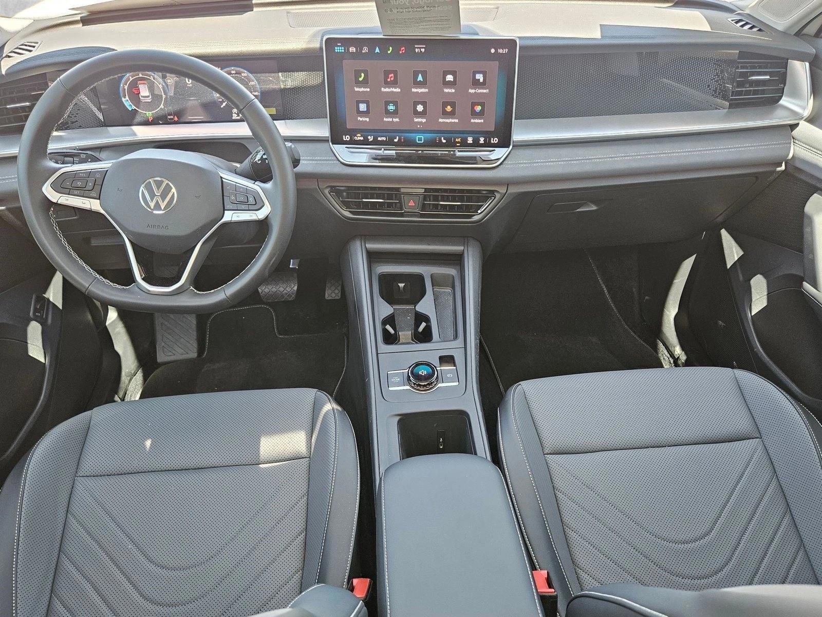 Thumbnail: 2025 Volkswagen Tiguan - 4