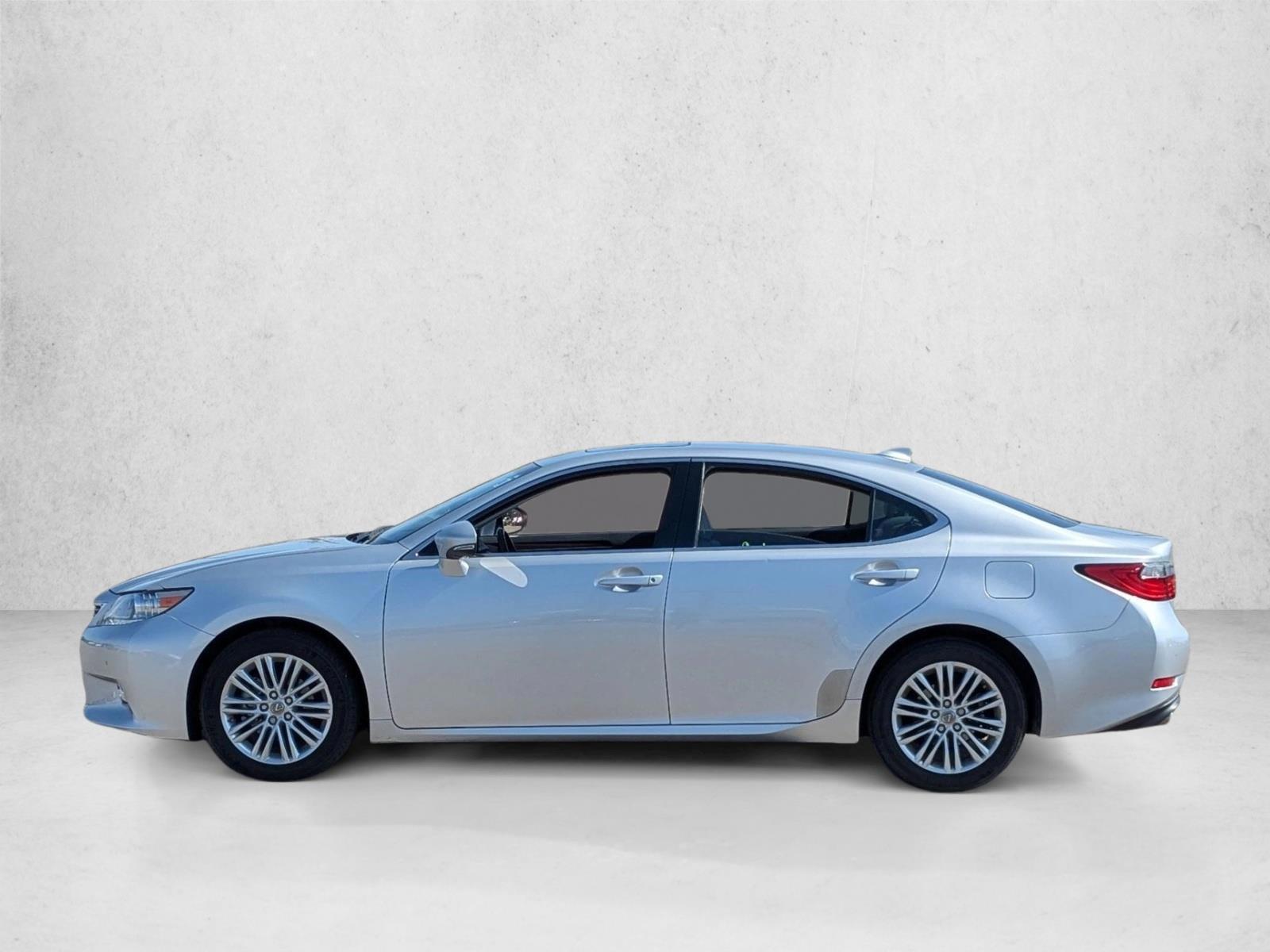 Thumbnail: 2015 Lexus ES - 2