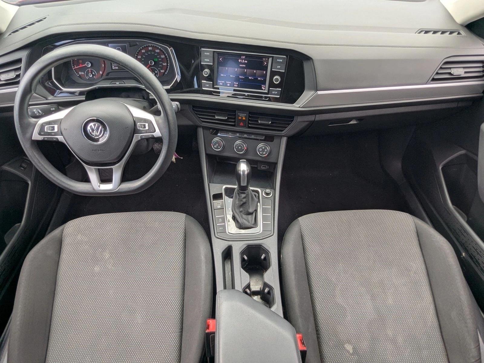 Thumbnail: 2019 Volkswagen Jetta - 4