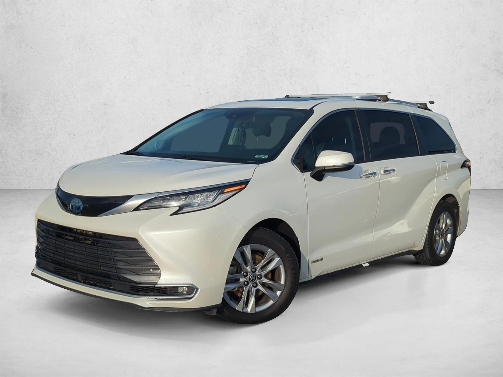 Thumbnail: 2021 Toyota Sienna - 1
