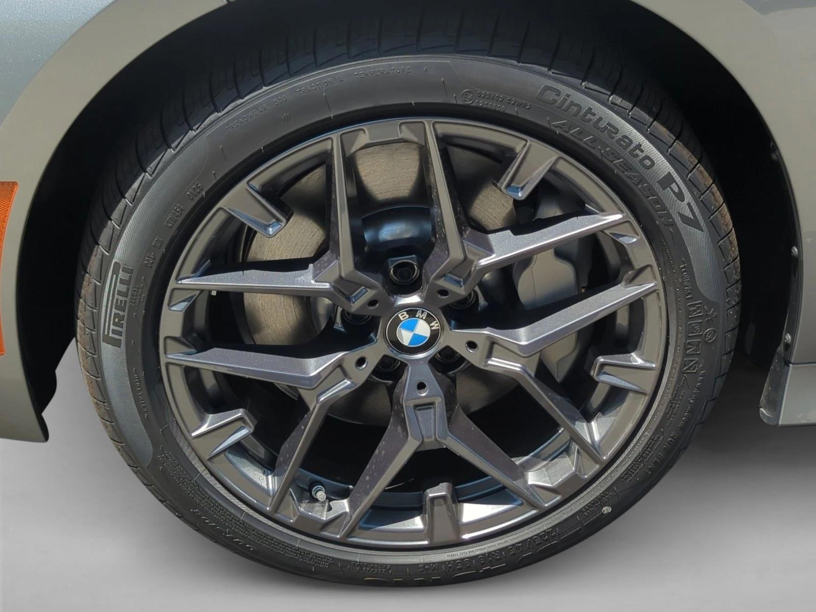 2025 BMW 3 Series 330i - Photo 9
