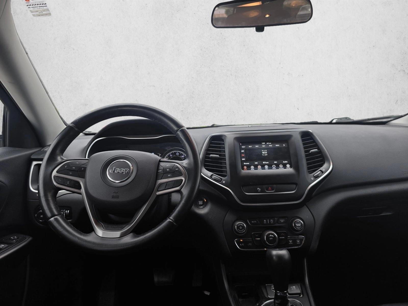 Thumbnail: 2019 Jeep Cherokee - 3