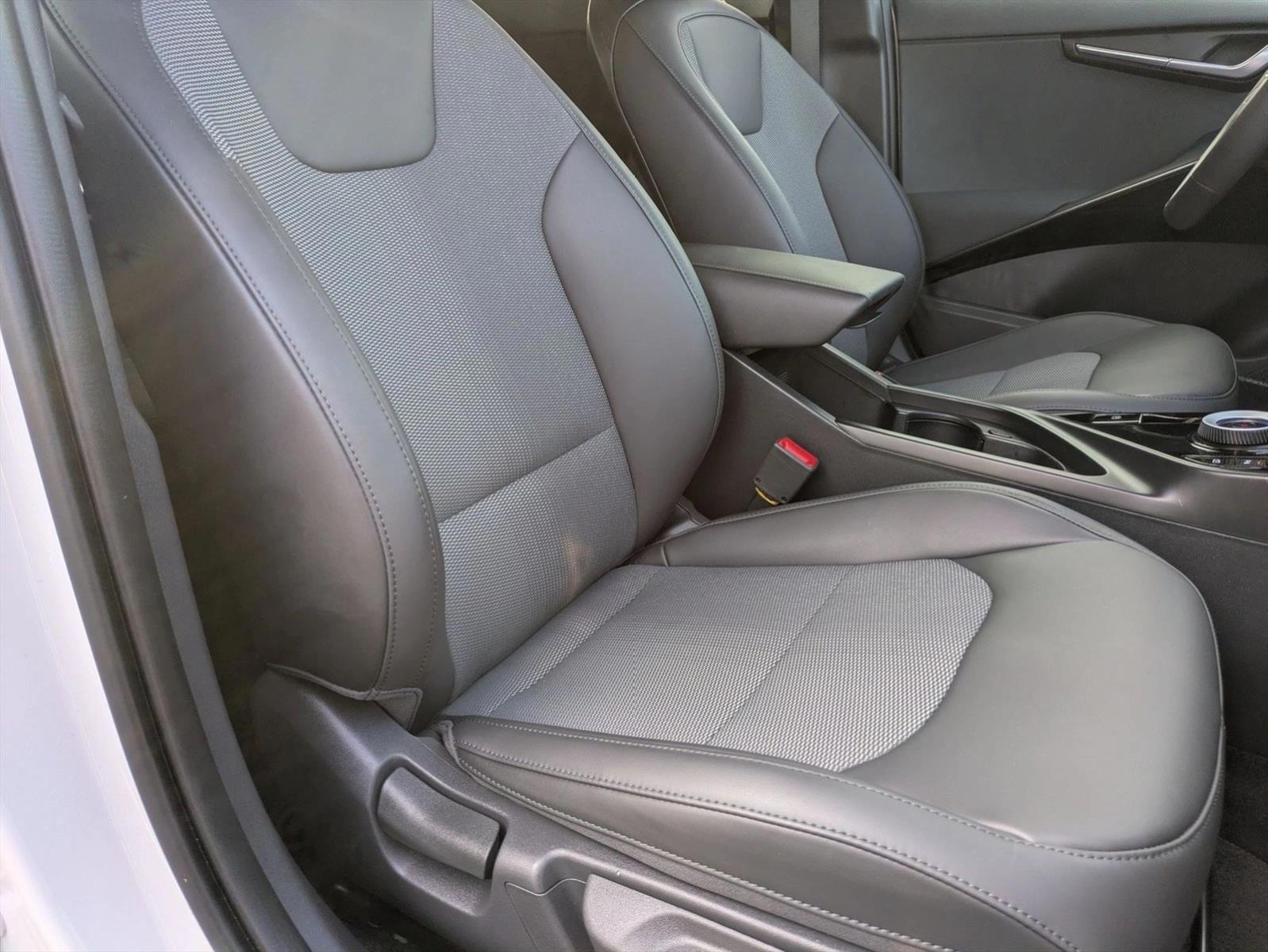 Thumbnail: 2025 Kia Niro - 6