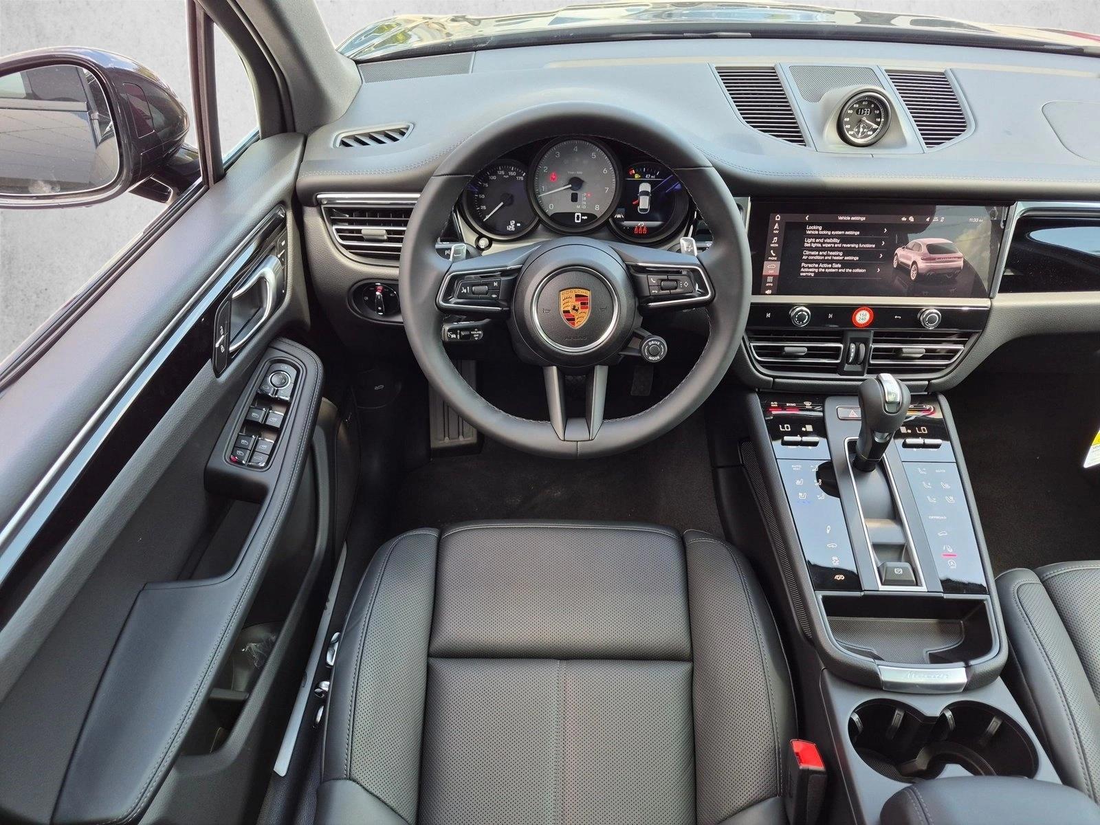 Thumbnail: 2026 Porsche Macan - 4
