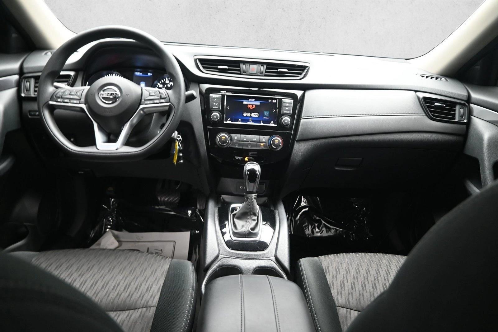 Thumbnail: 2020 Nissan Rogue - 3