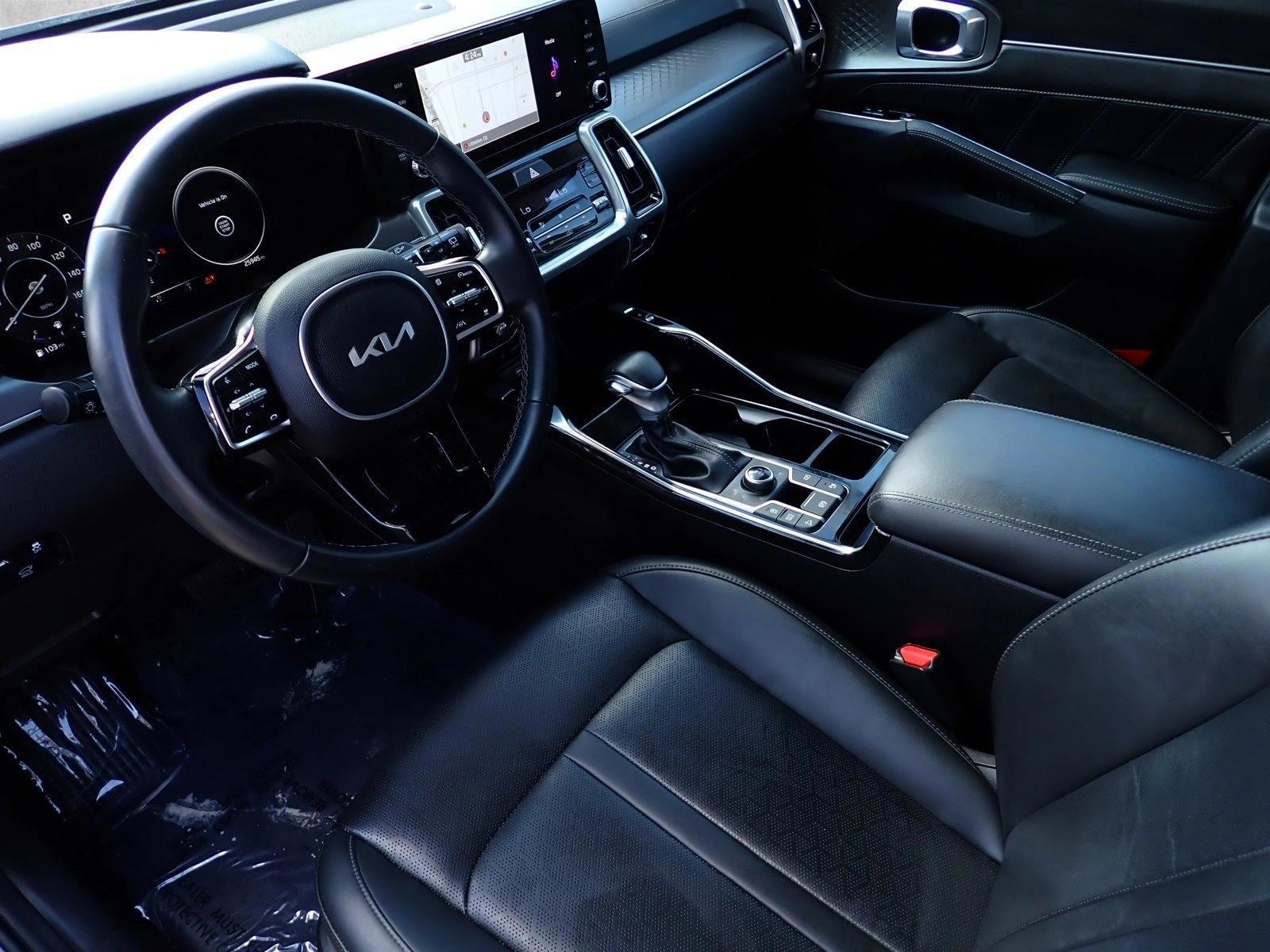 Thumbnail: 2023 Kia Sorento - 3
