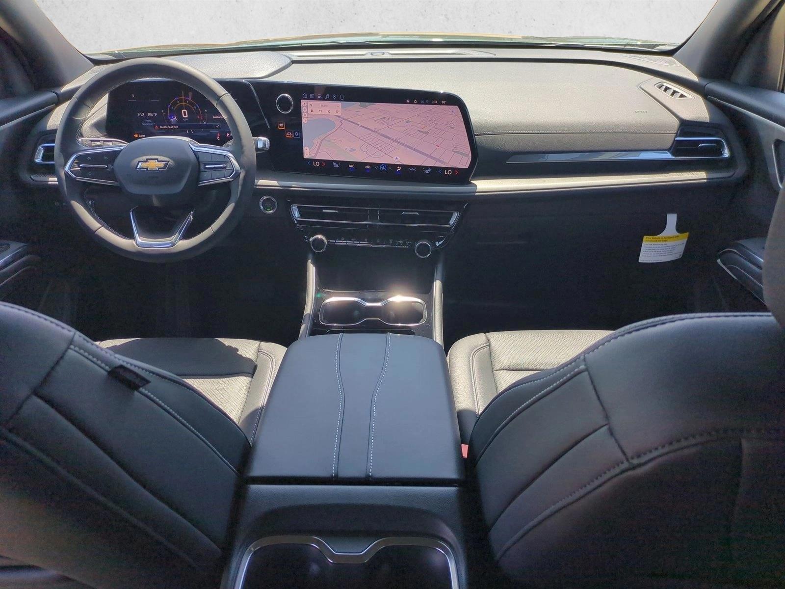 Thumbnail: 2027 Chevrolet Traverse - 3