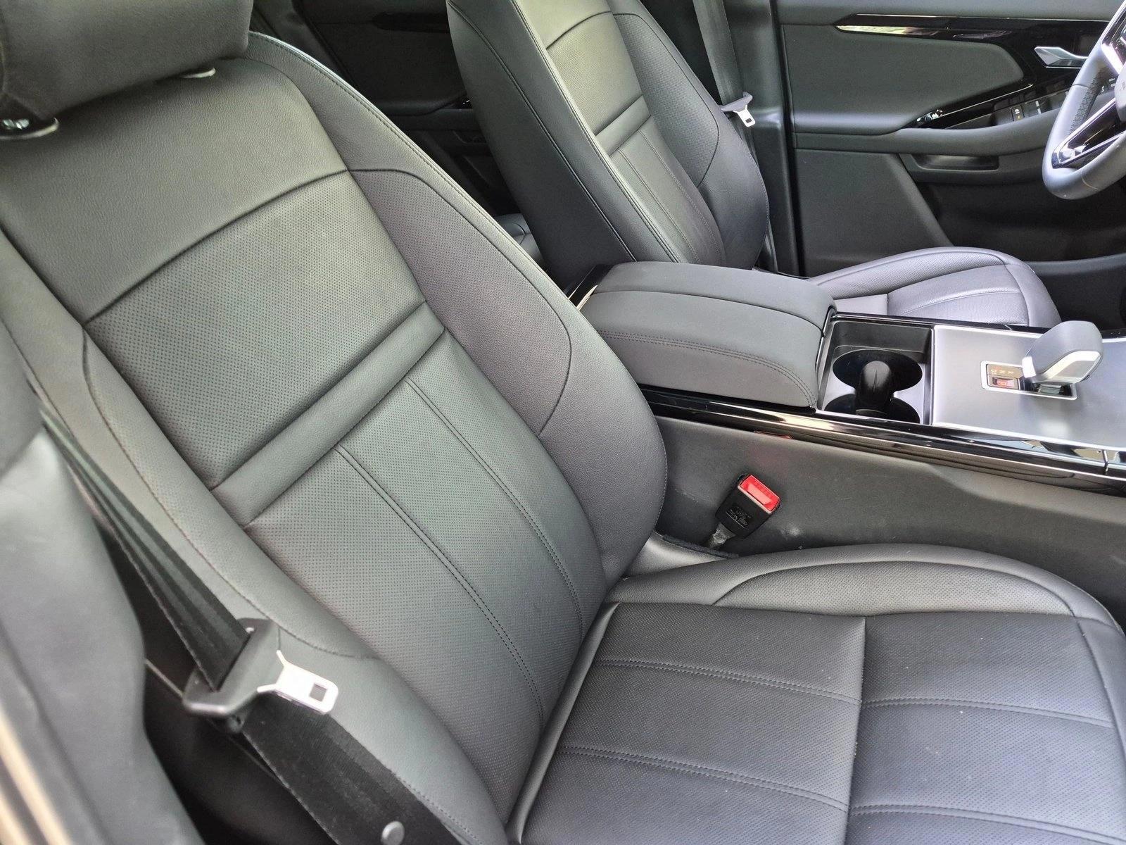 Thumbnail: 2026 Land Rover Range Rover Evoque - 6