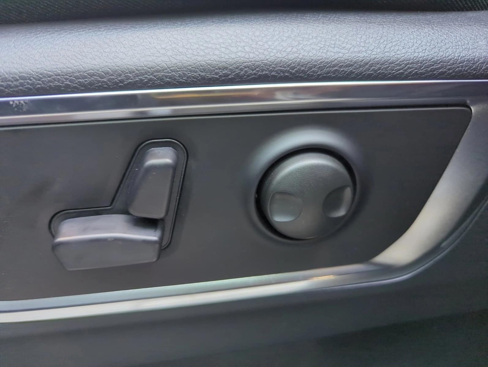Thumbnail: 2026 RAM 1500 - 4