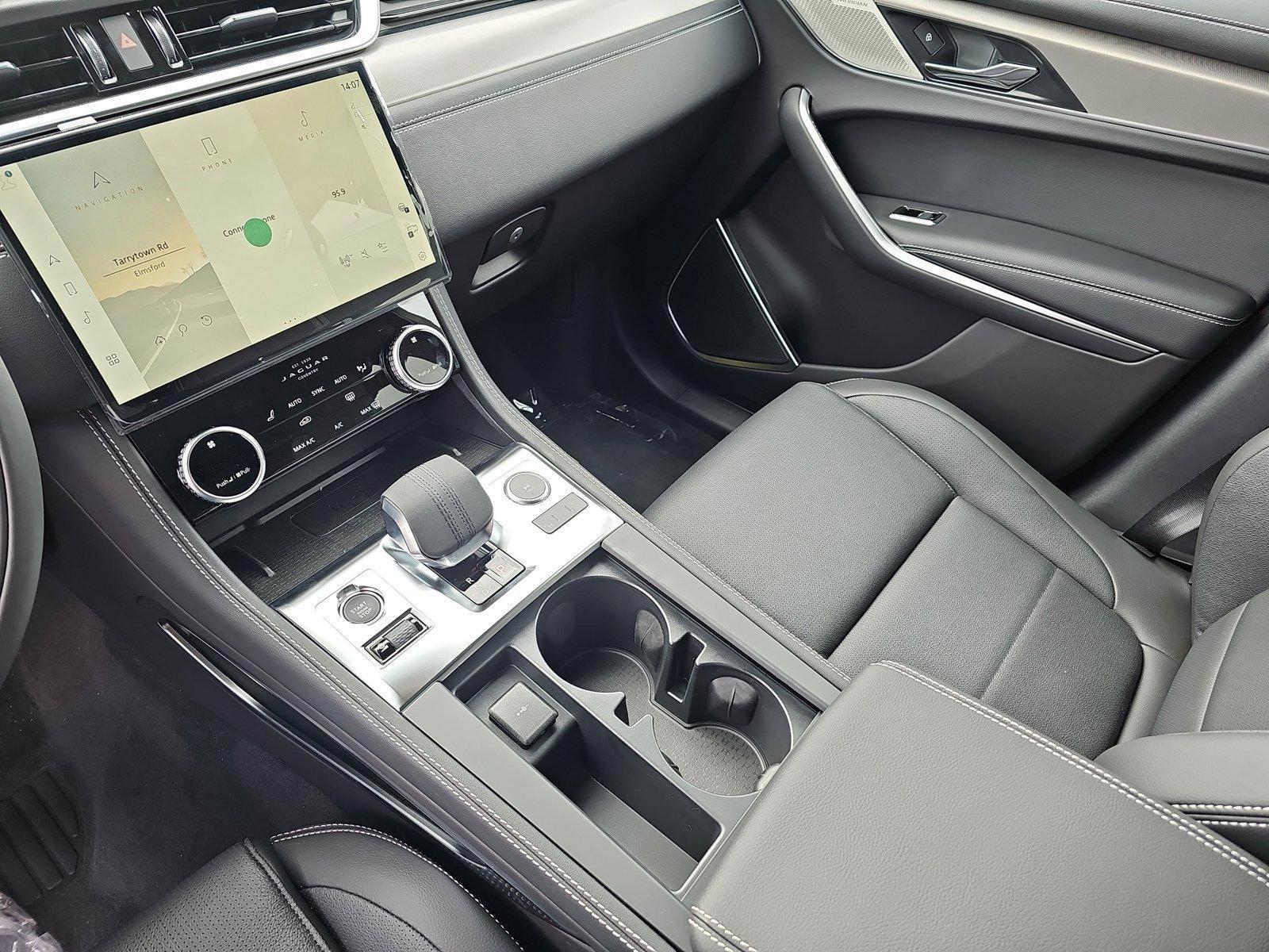 2026 Jaguar F-Pace R-Dynamic S - Photo 25