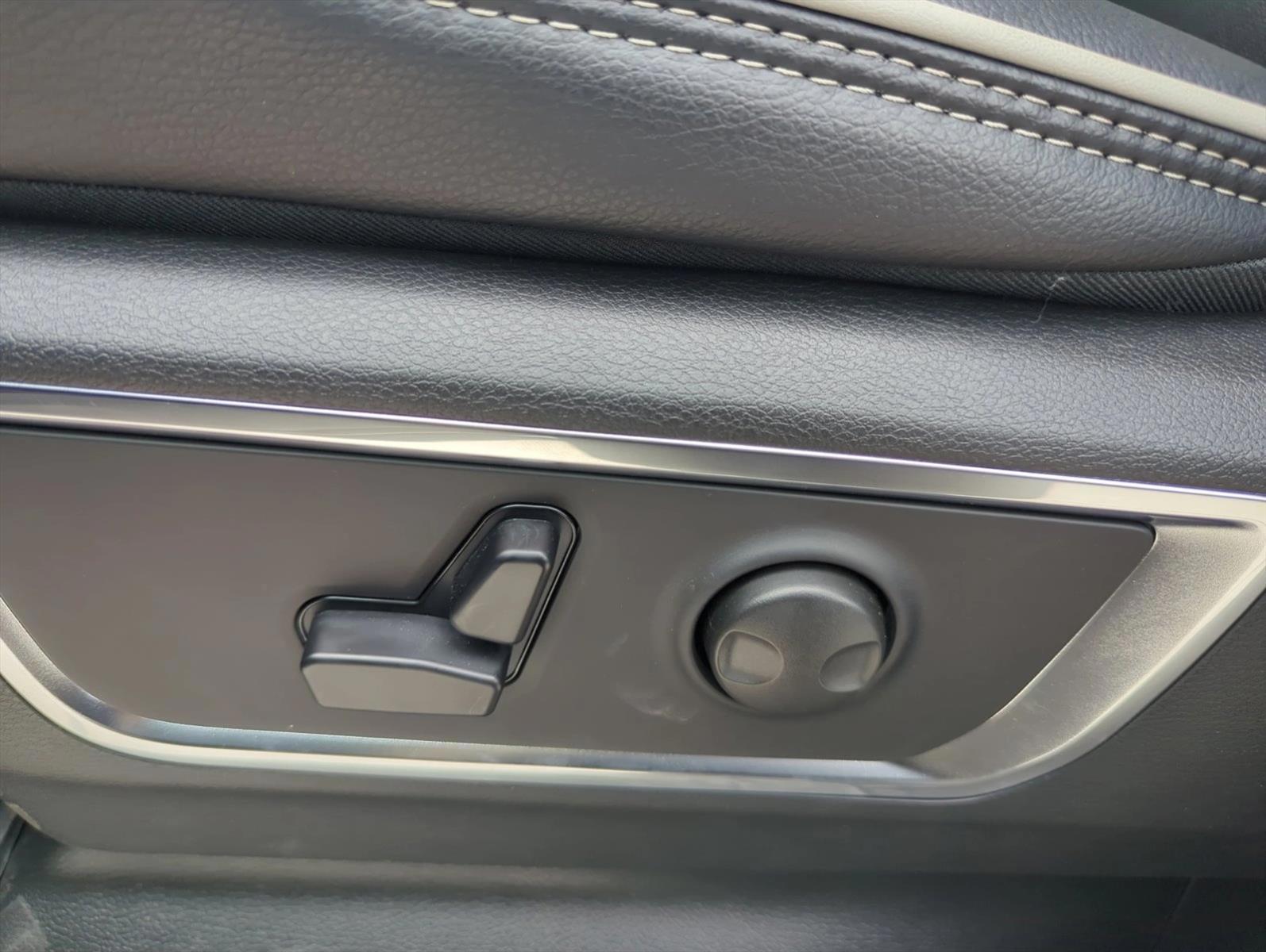 Thumbnail: 2026 RAM 1500 - 4