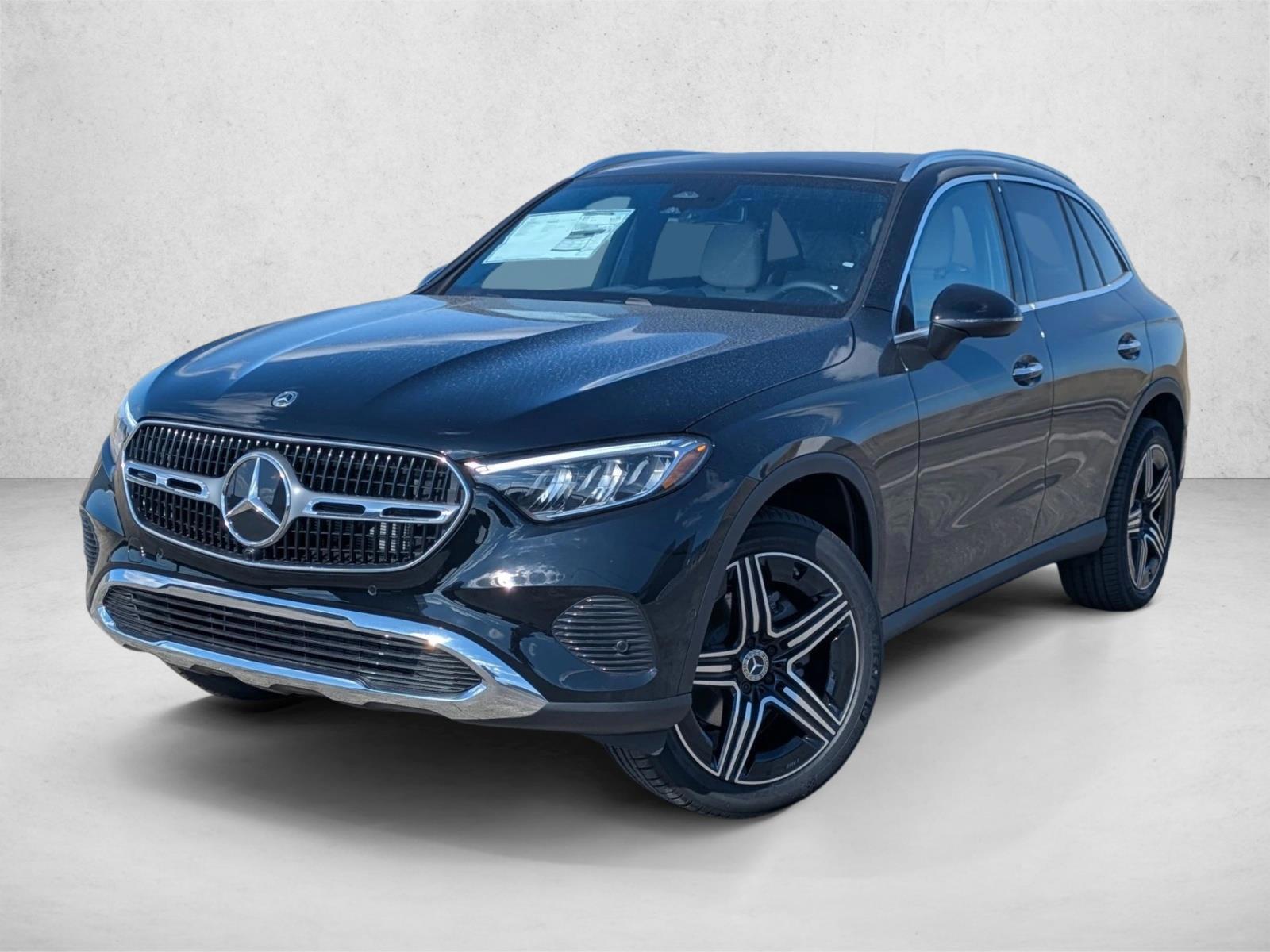 2026 Mercedes-Benz GLC GLC 300's photo