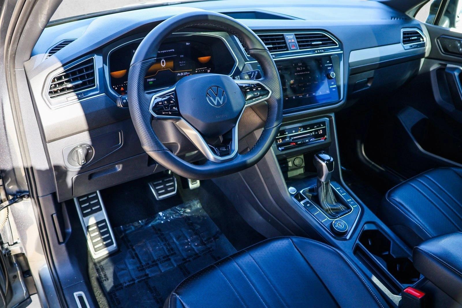 Thumbnail: 2022 Volkswagen Tiguan - 3