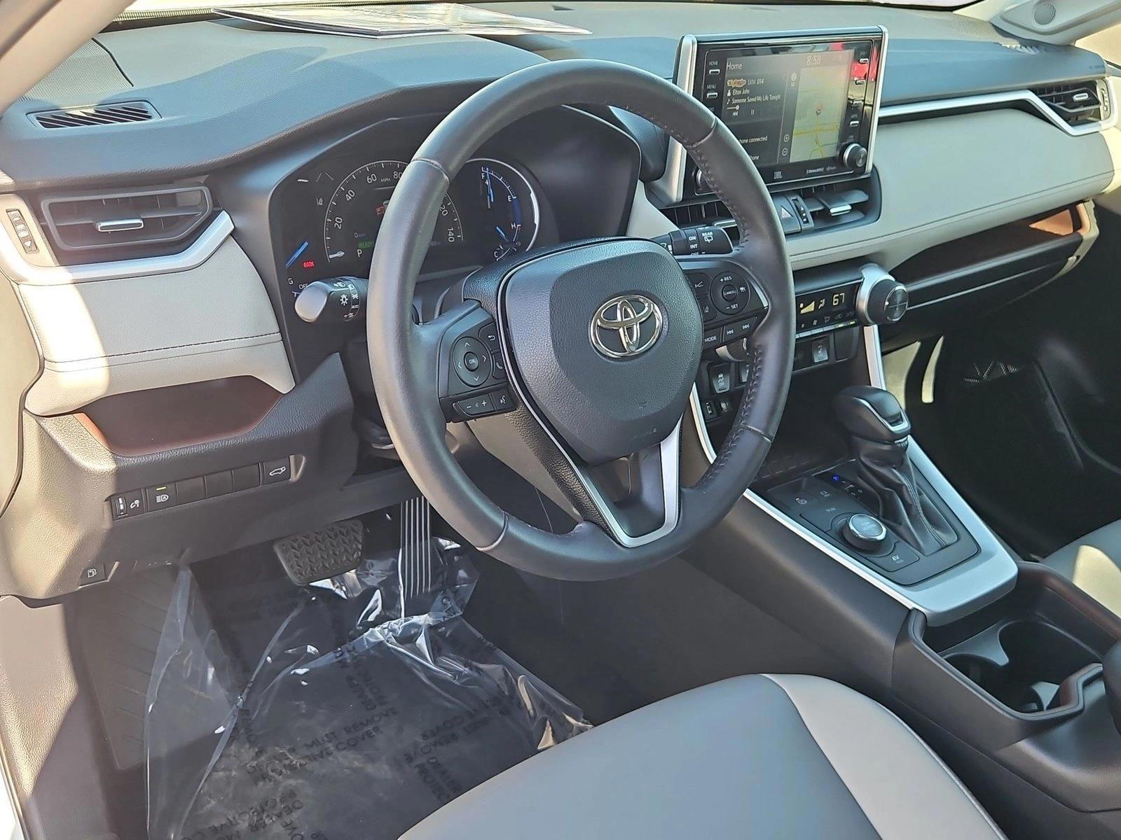 Thumbnail: 2021 Toyota RAV4 - 3