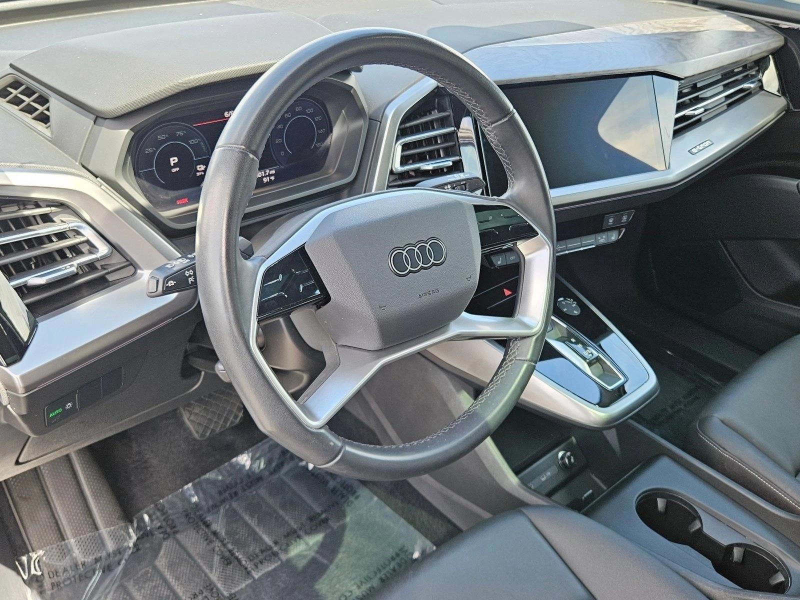 Thumbnail: 2023 Audi Q4 e-tron - 3