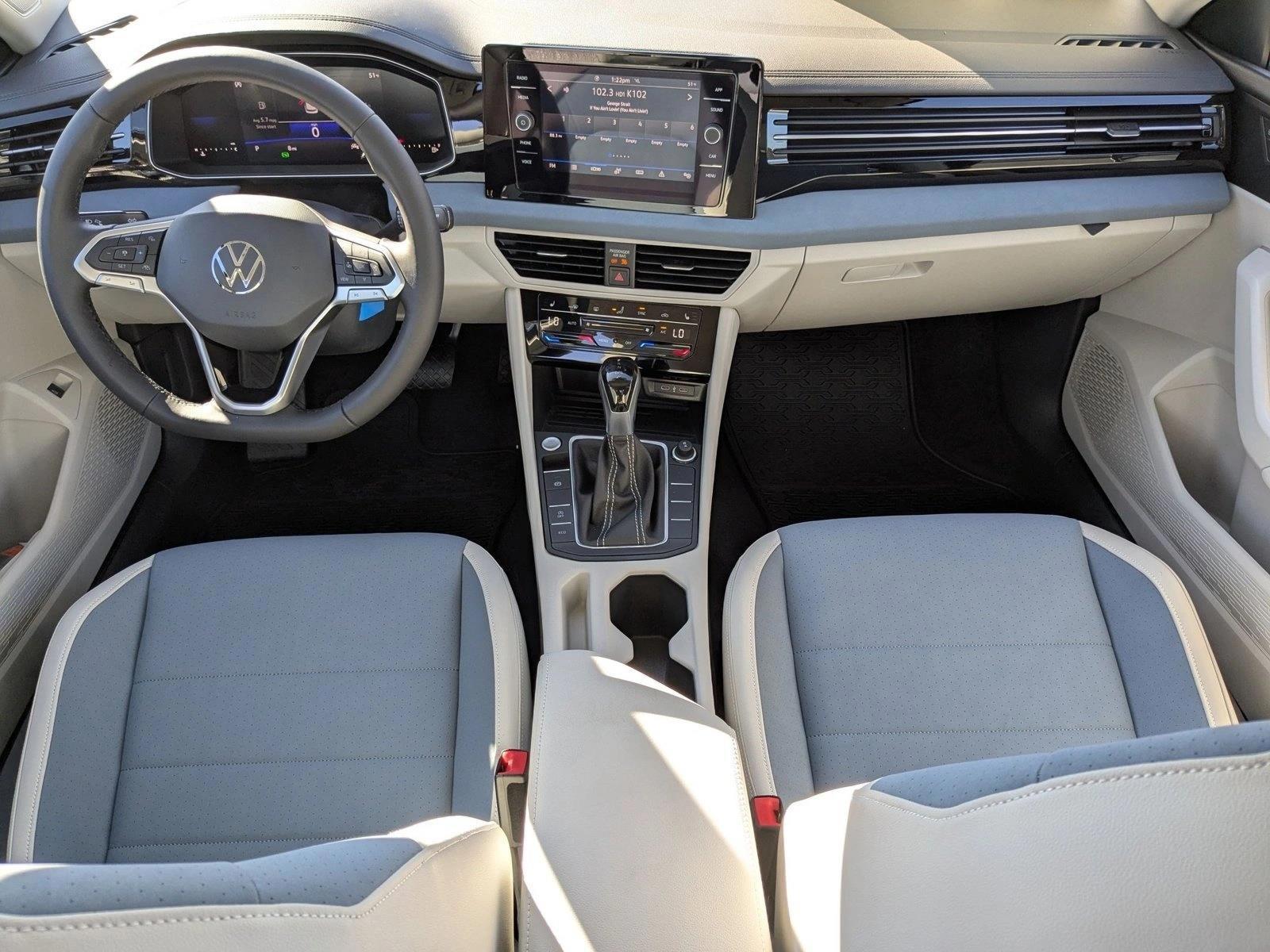 Thumbnail: 2025 Volkswagen Jetta - 3