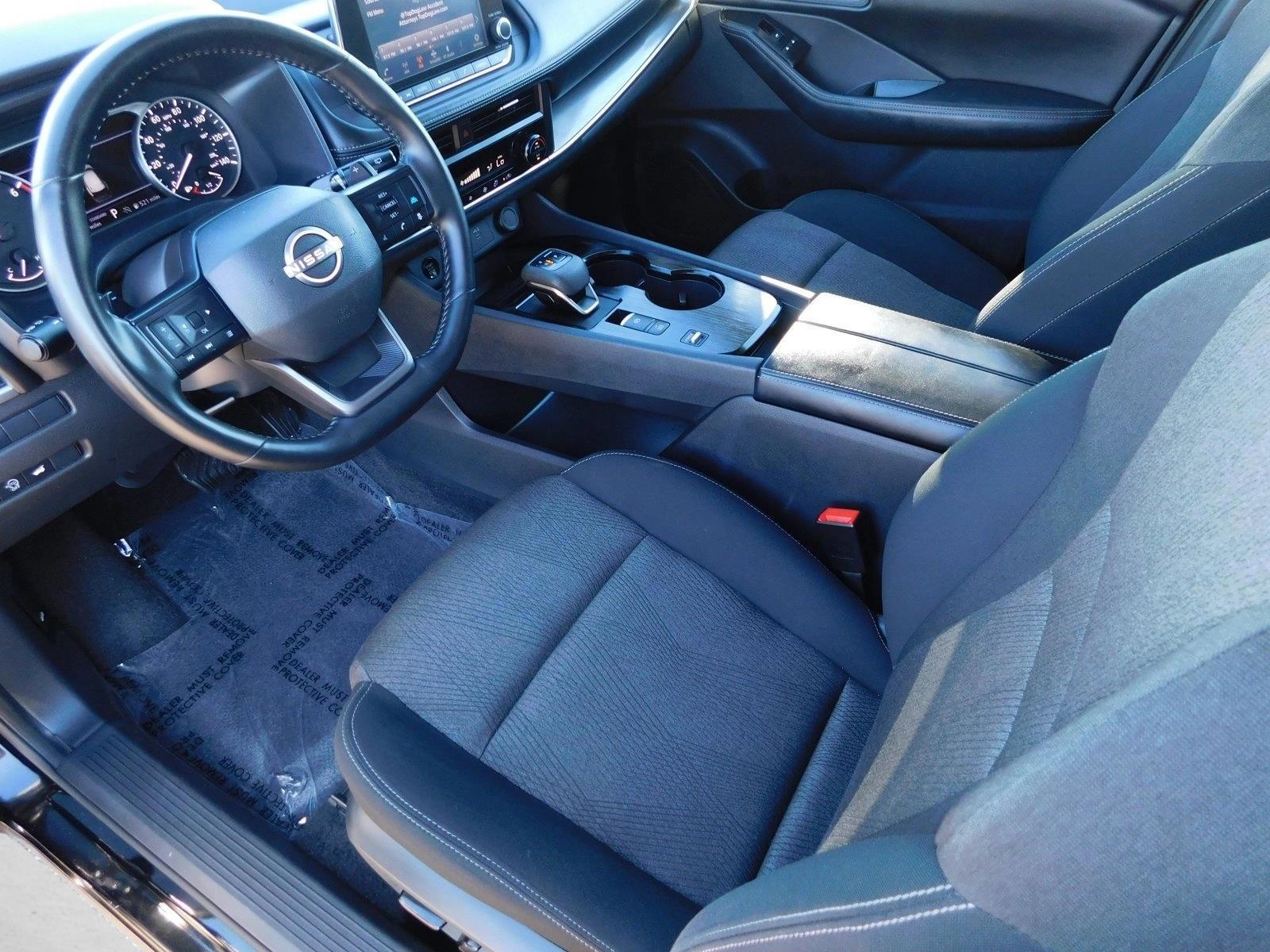 2025 Nissan Rogue SV - Photo 16