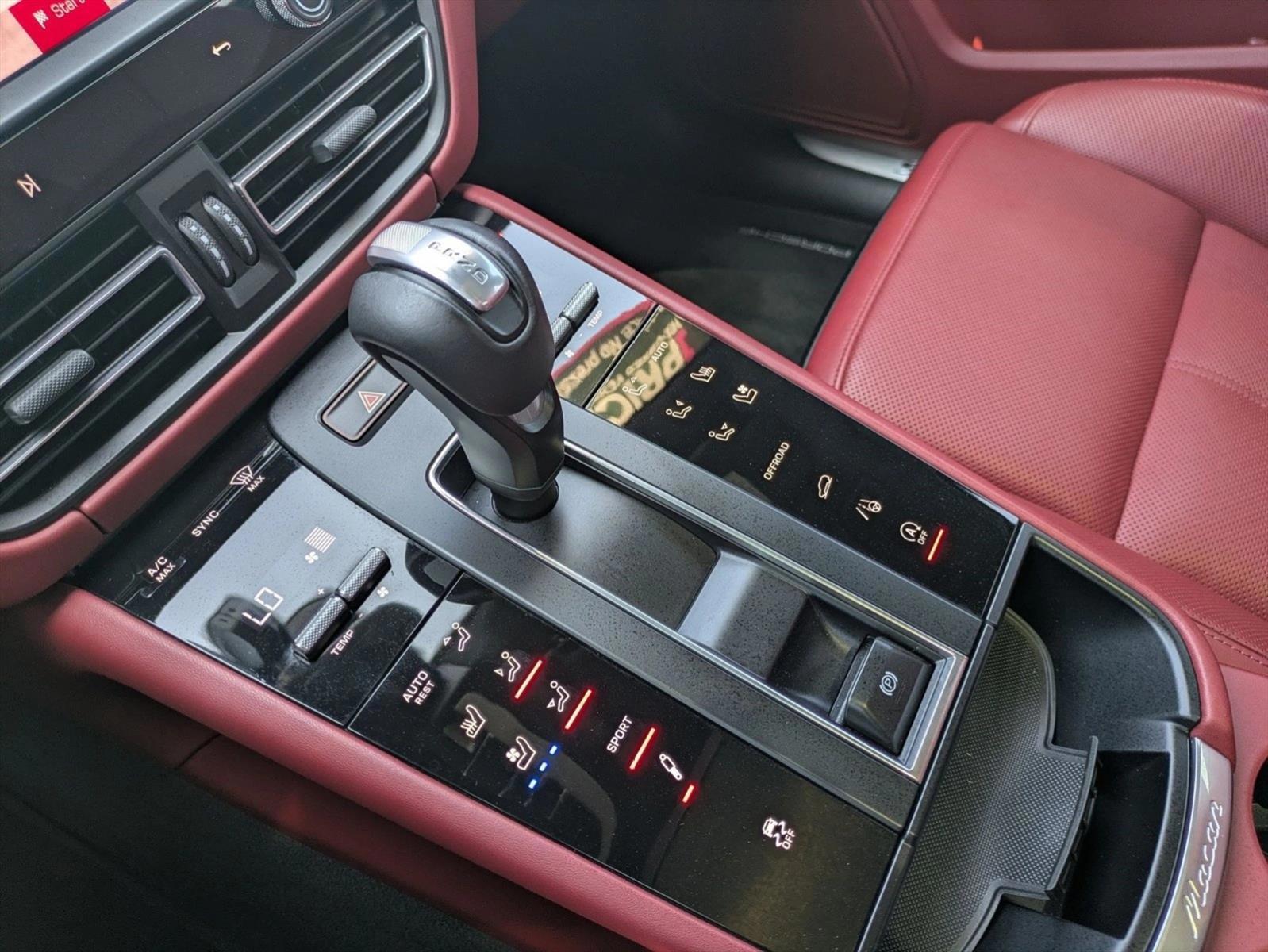 2024 Porsche Macan S - Photo 12