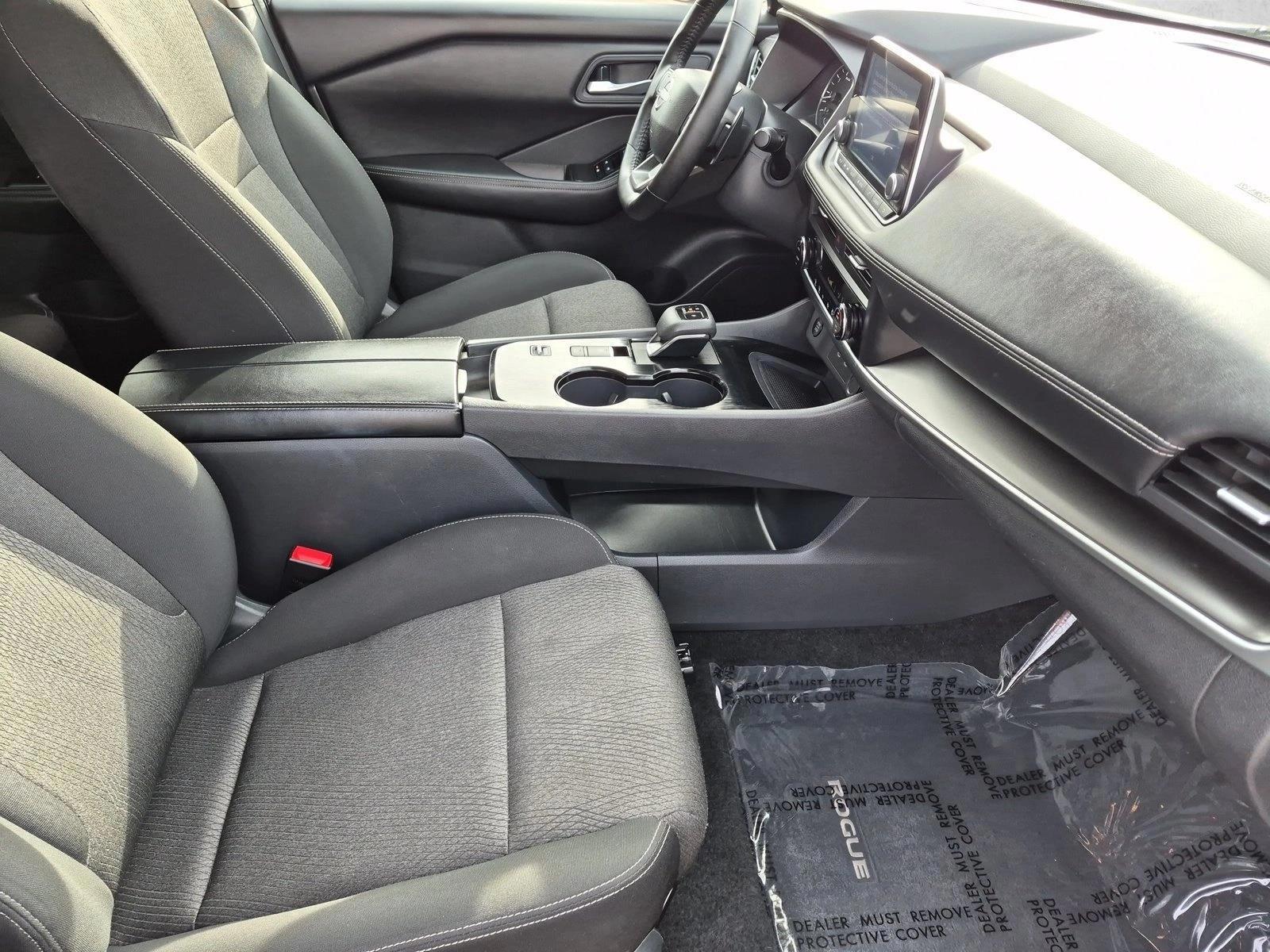 2025 Nissan Rogue SV - Photo 20