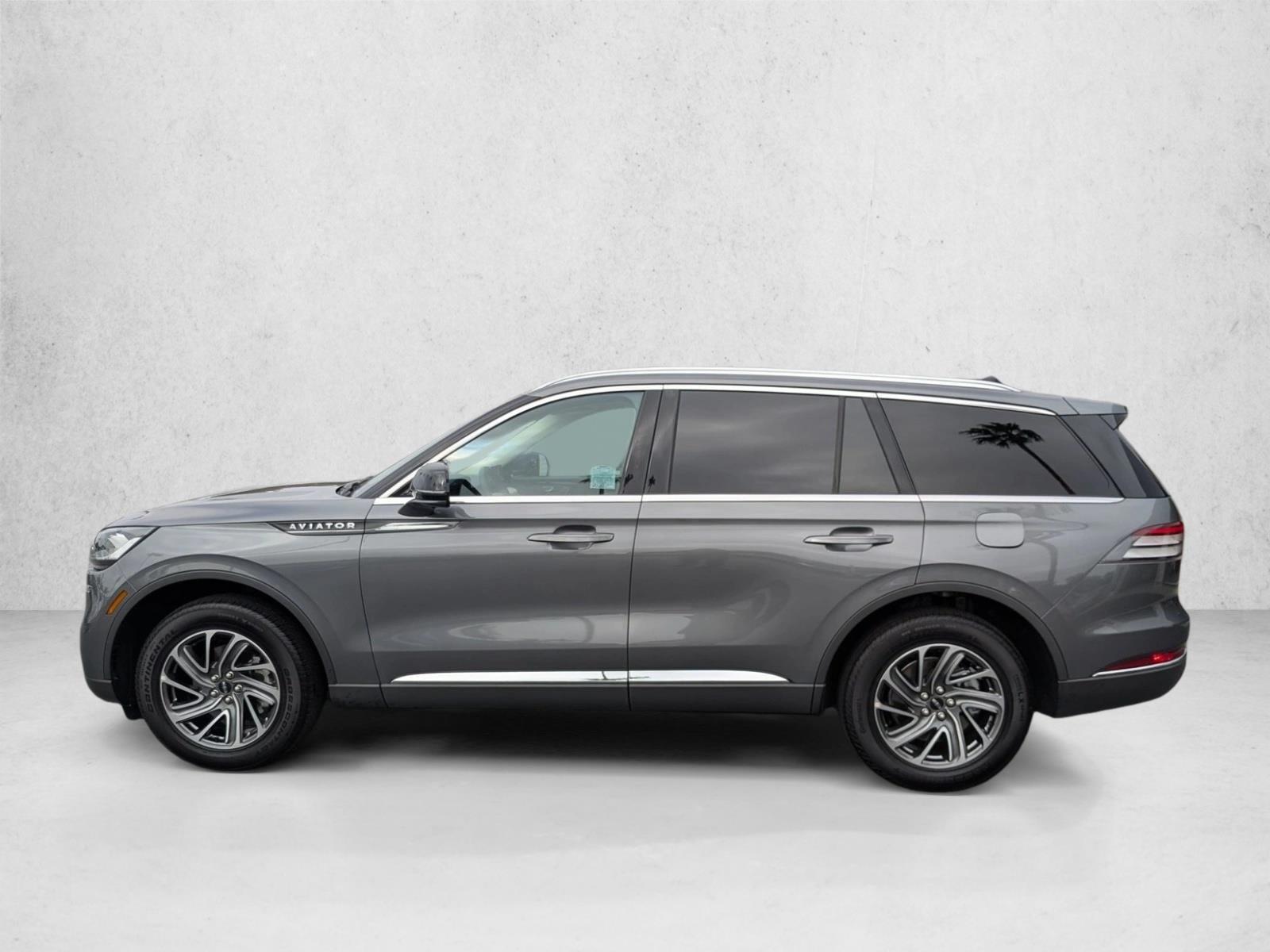 Thumbnail: 2023 Lincoln Aviator - 2