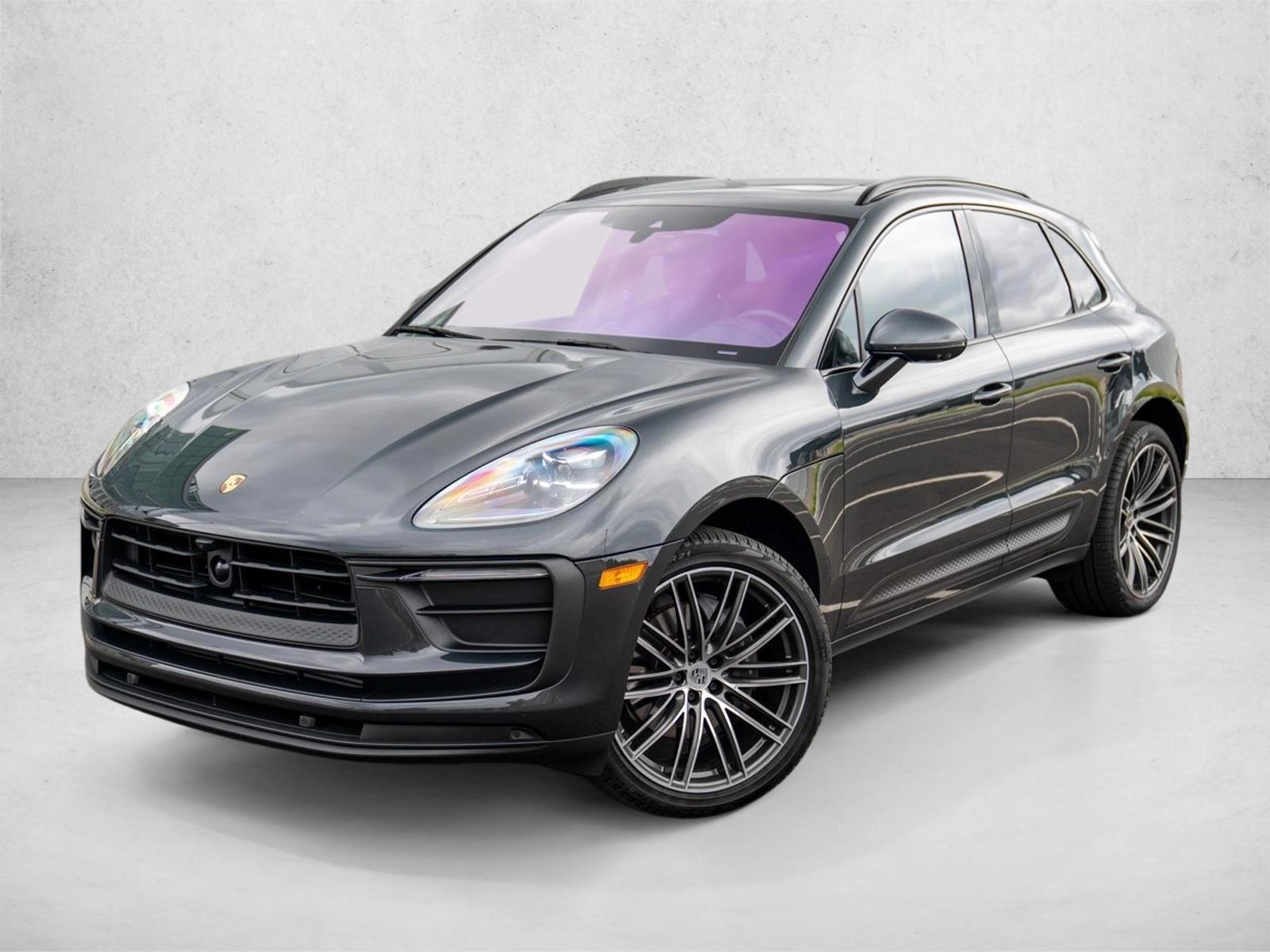 2025 Porsche Macan -'s photo