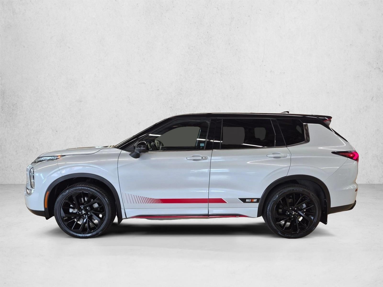 Thumbnail: 2024 Mitsubishi Outlander - 2