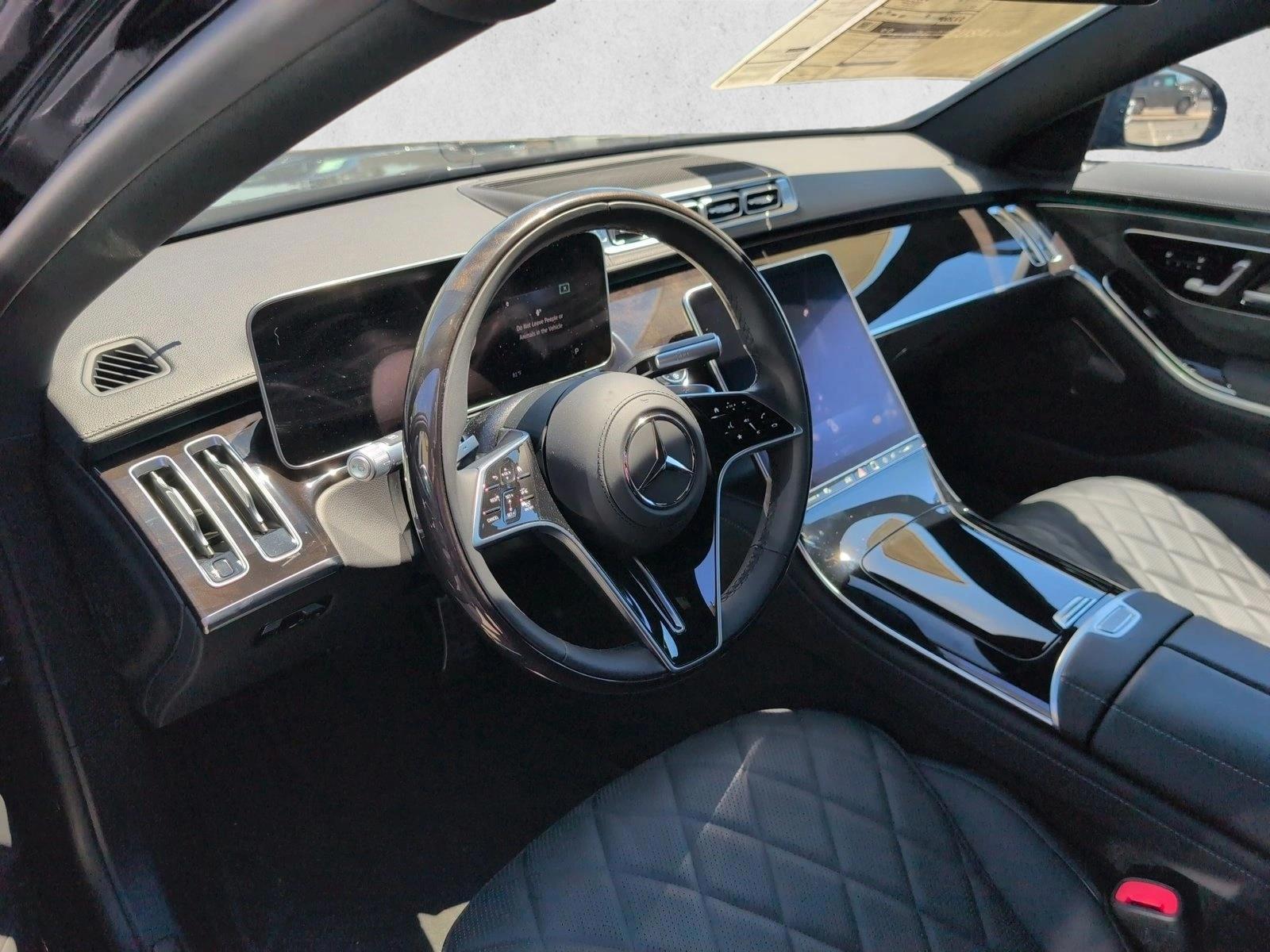 Thumbnail: 2025 Mercedes-Benz S-Class - 3