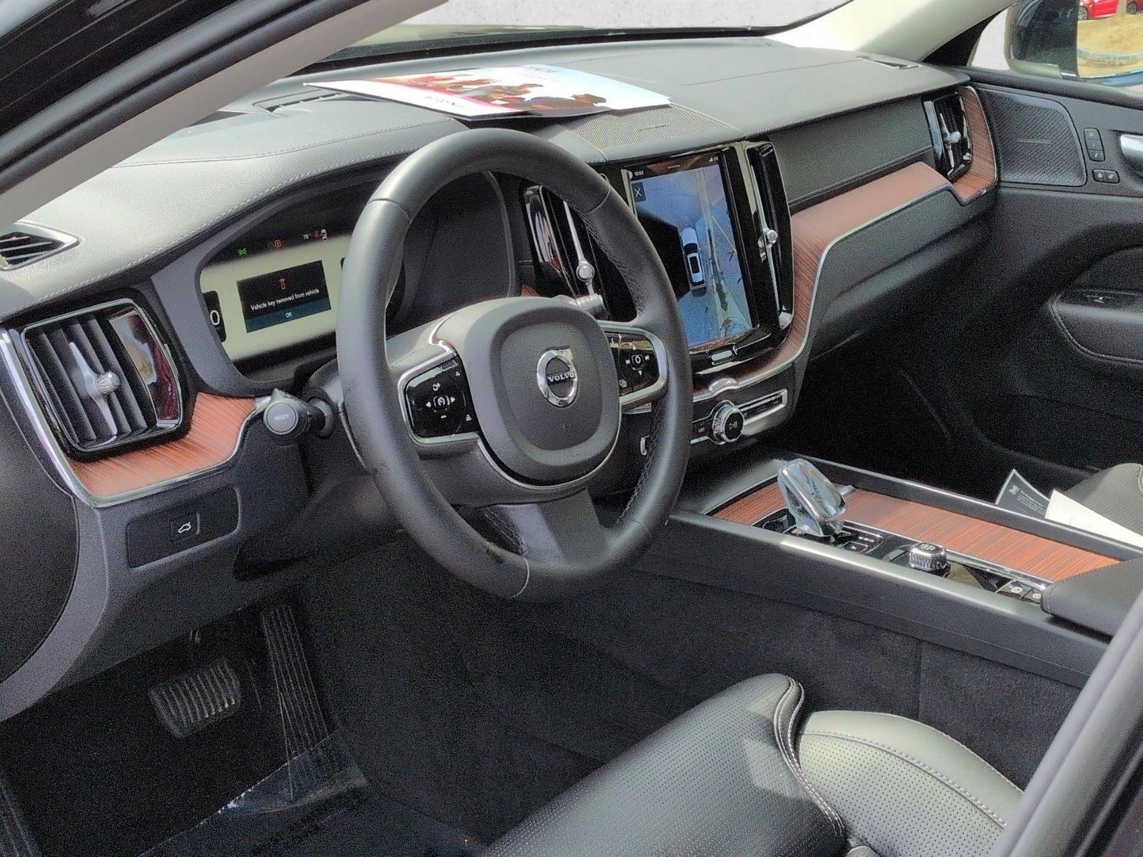 Thumbnail: 2023 Volvo XC60 - 3