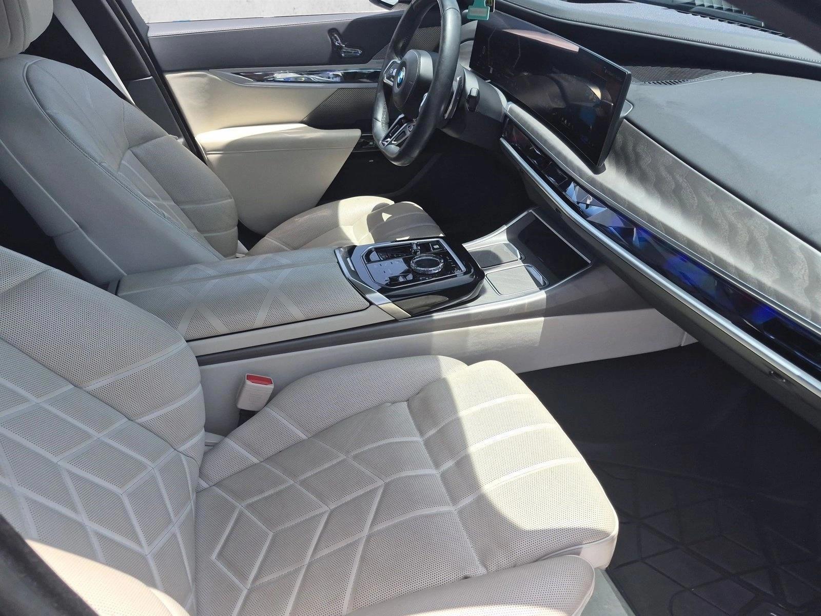 2023 BMW 7 Series 740i - Photo 19