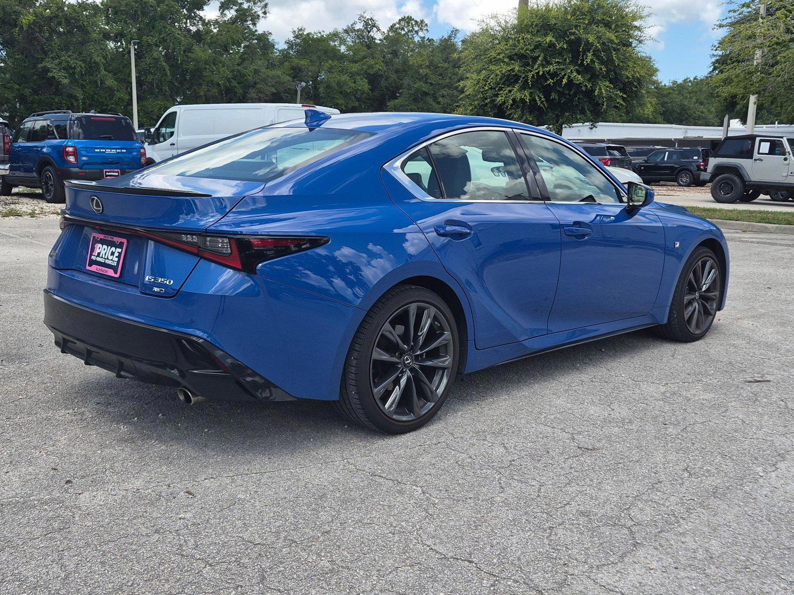 2021 Lexus IS