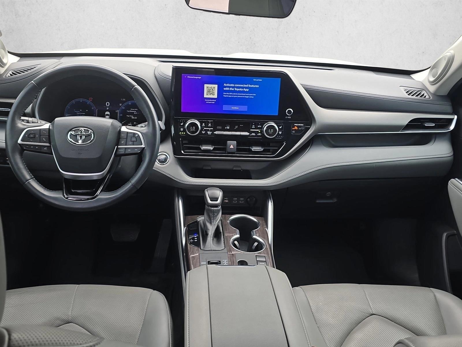 Thumbnail: 2023 Toyota Highlander - 2