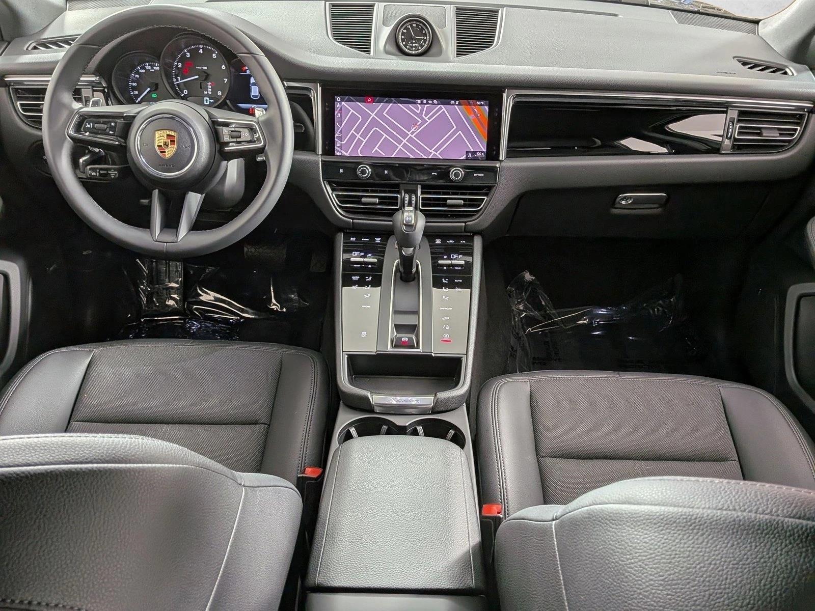 Thumbnail: 2025 Porsche Macan - 5