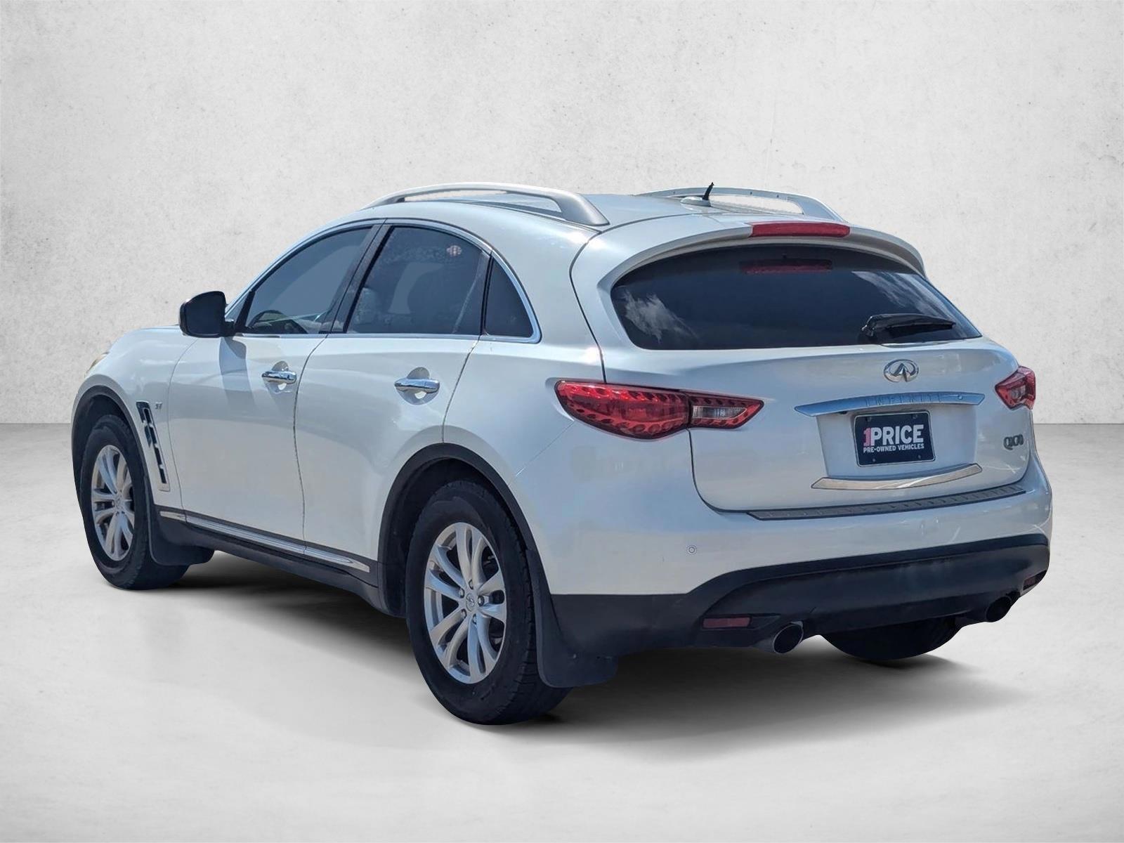 2017 INFINITI QX70