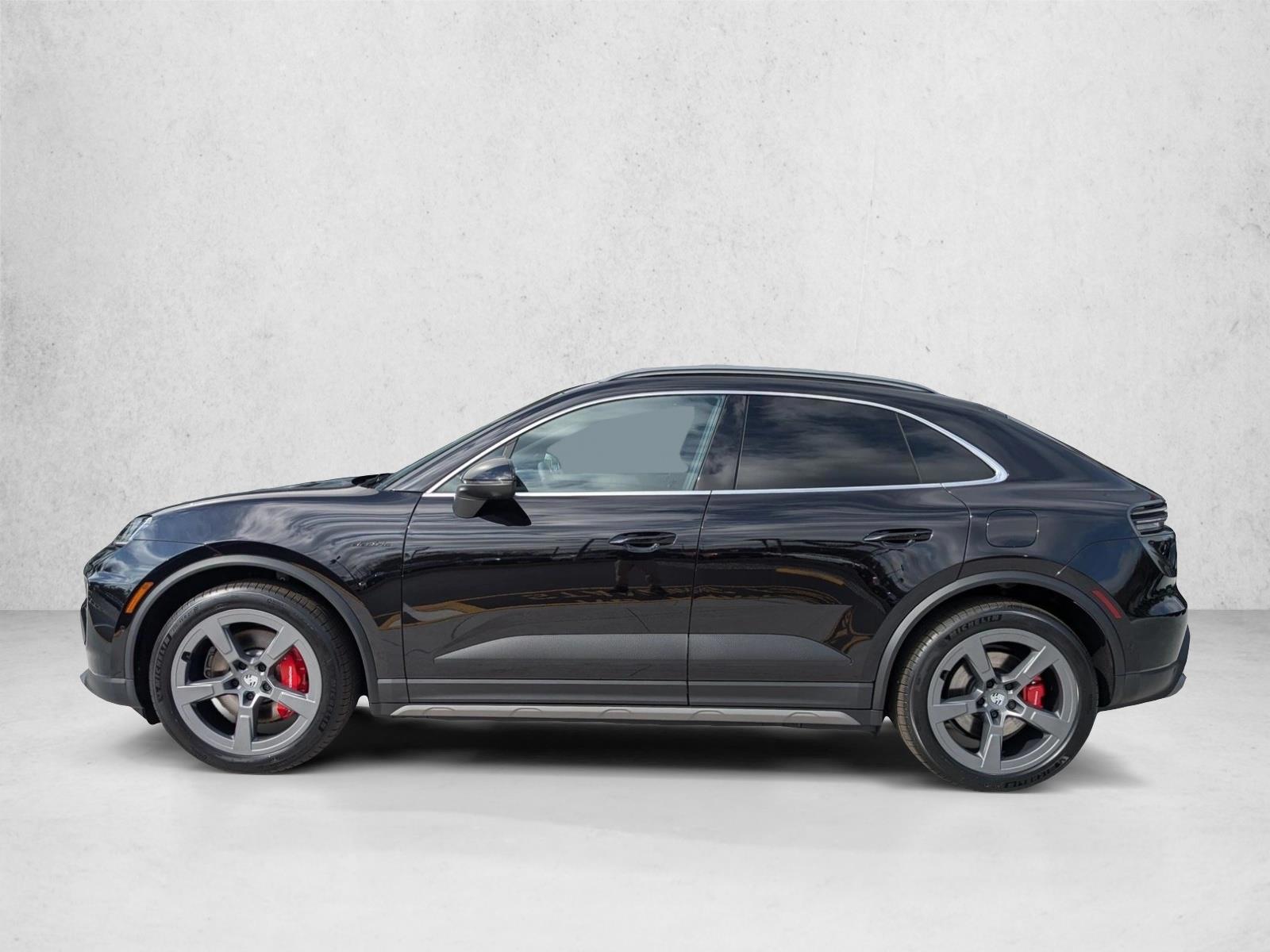 Thumbnail: 2025 Porsche Macan - 2