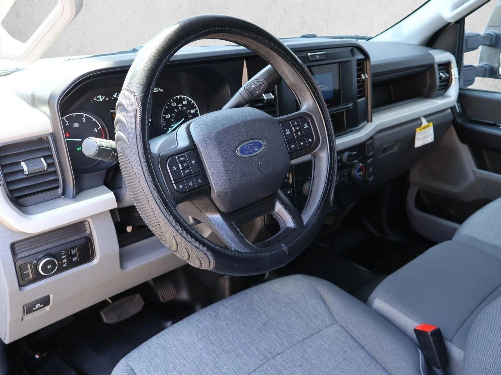 Thumbnail: 2025 Ford Econoline - 3