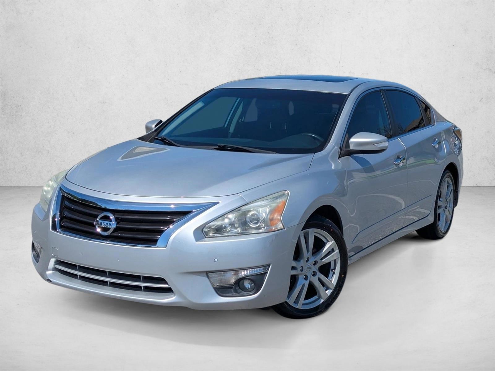 Thumbnail: 2015 Nissan Altima - 1