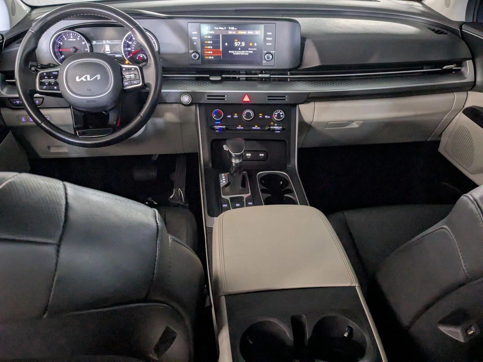 Thumbnail: 2023 Kia Carnival - 4