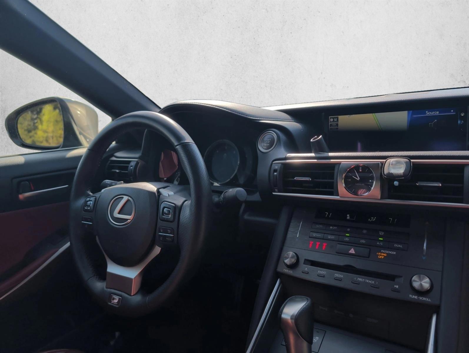 Thumbnail: 2019 Lexus IS - 3