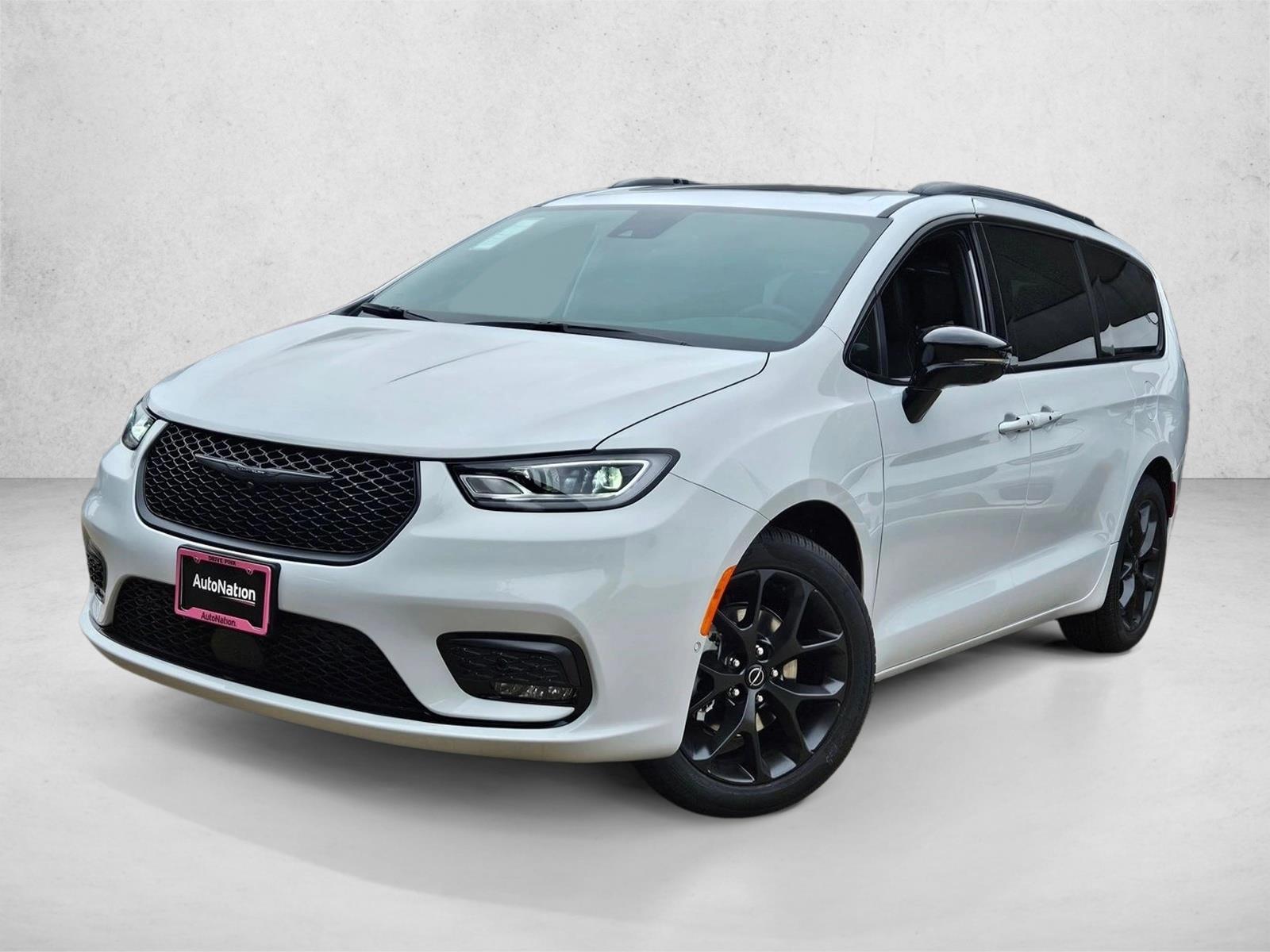 Thumbnail: 2026 Chrysler Pacifica - 1