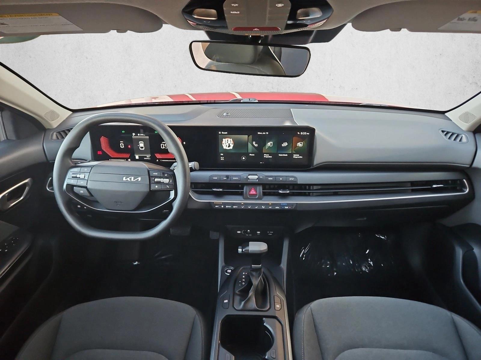 2025 Kia K4 LXS - Photo 18