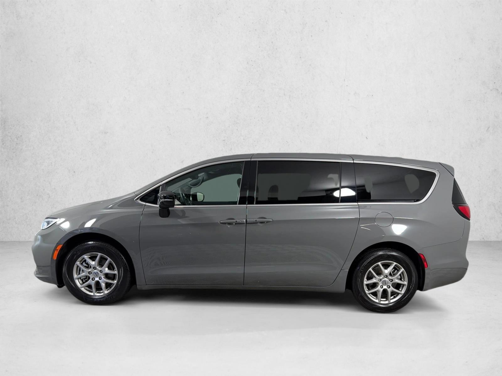 Thumbnail: 2025 Chrysler Pacifica - 2