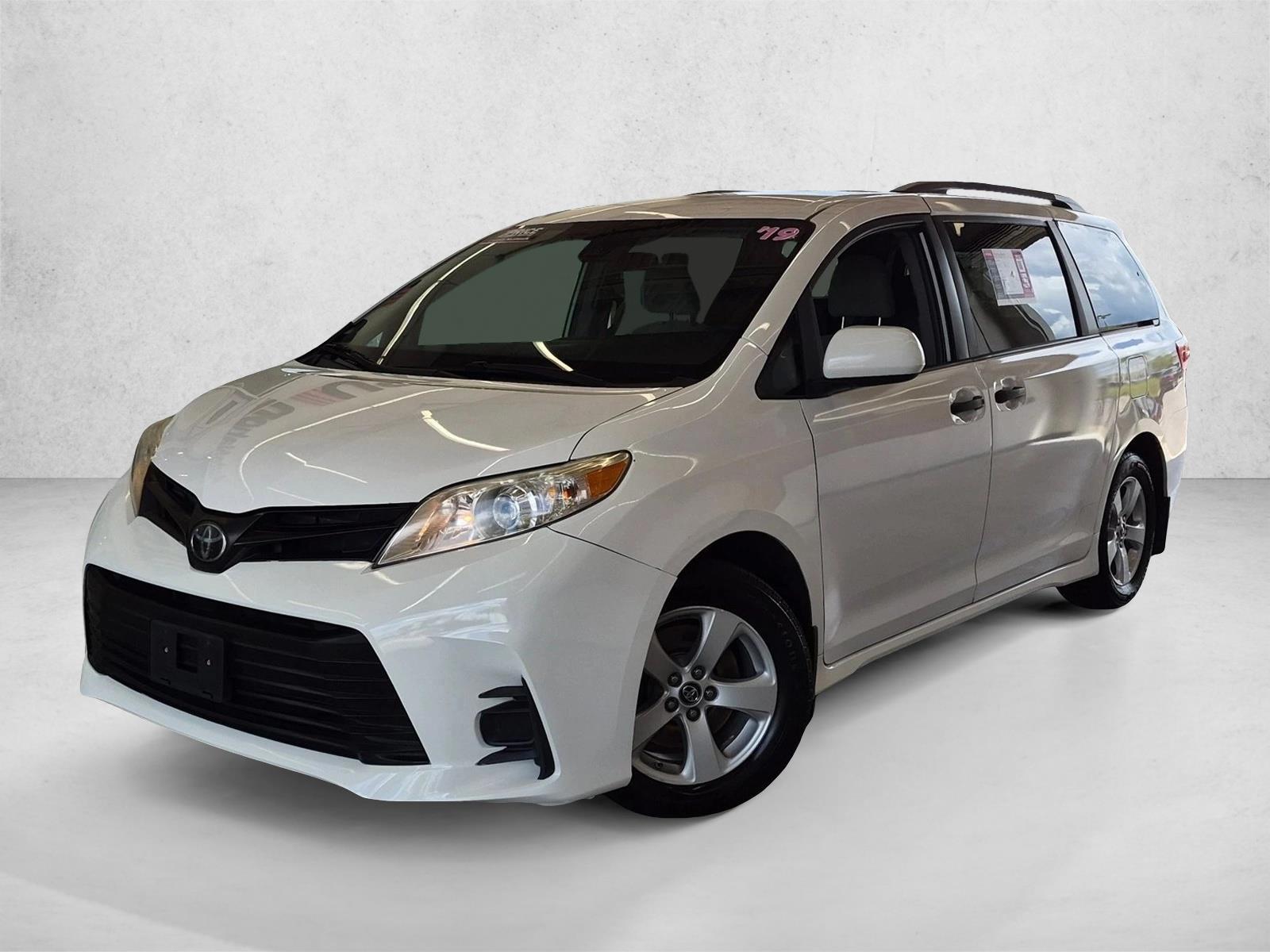 Thumbnail: 2019 Toyota Sienna - 2