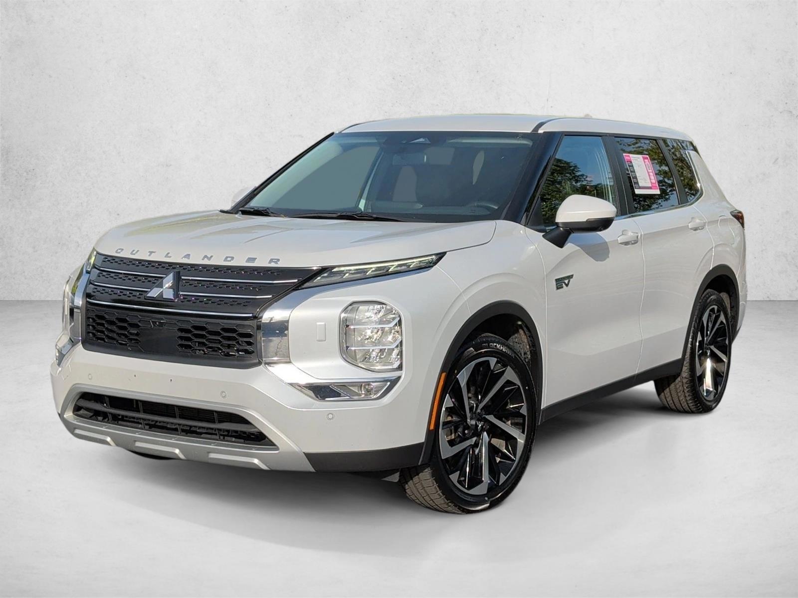 Thumbnail: 2024 Mitsubishi Outlander - 1
