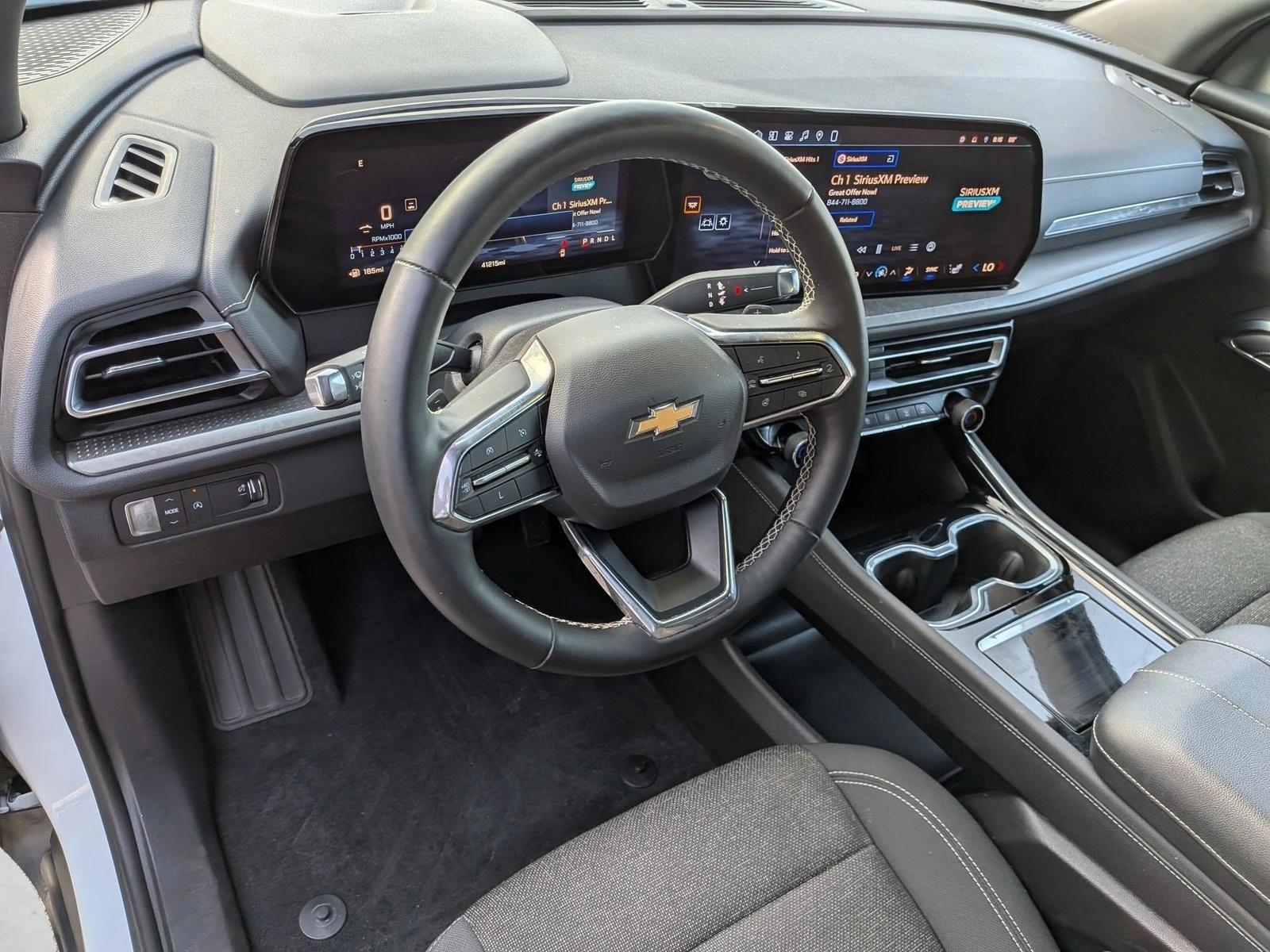 Thumbnail: 2024 Chevrolet Traverse - 3